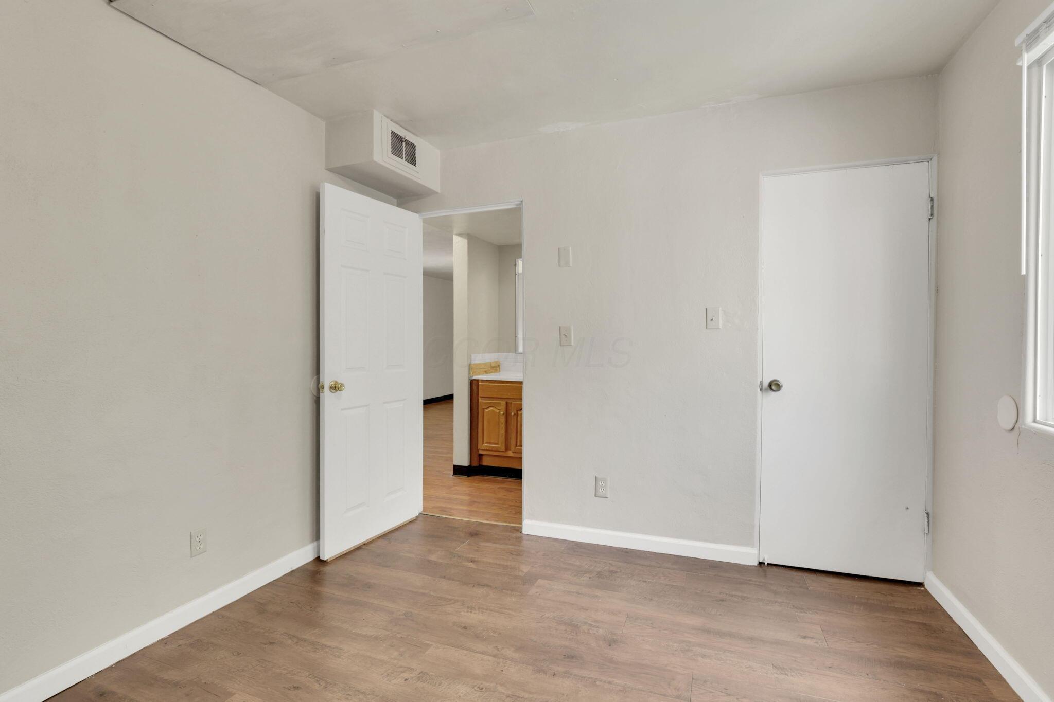 27 W 8th Avenue Property Photo 53