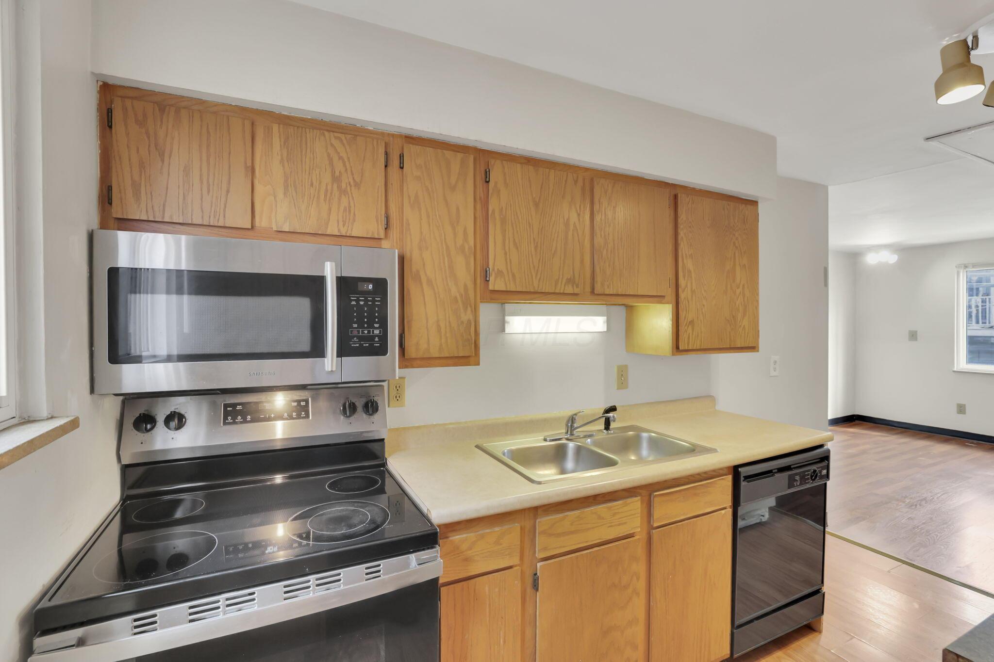 27 W 8th Avenue Property Photo 60