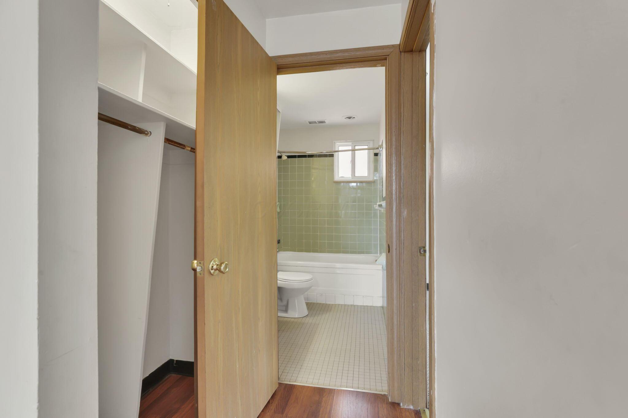 27 W 8th Avenue Property Photo 62