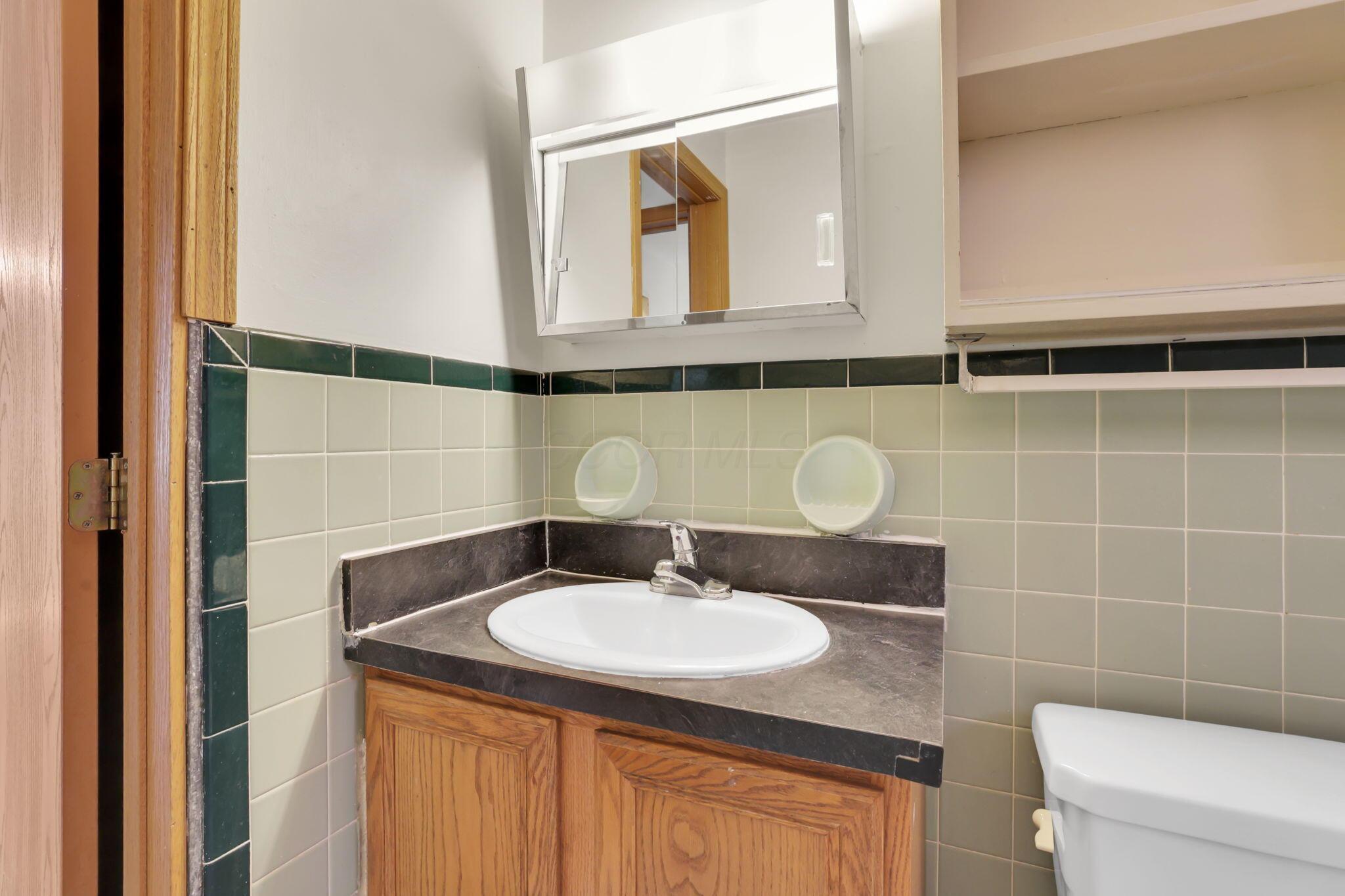 27 W 8th Avenue Property Photo 64