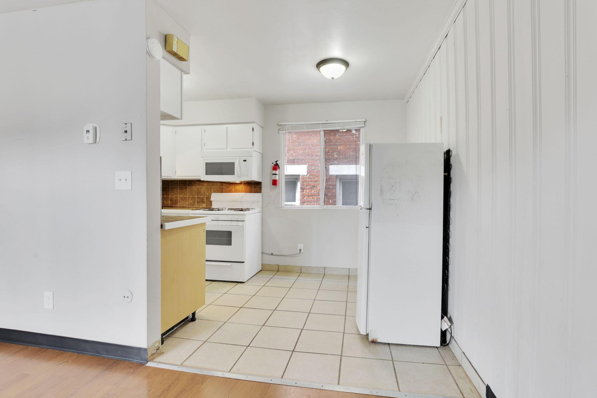 27 W 8th Avenue Property Photo 73
