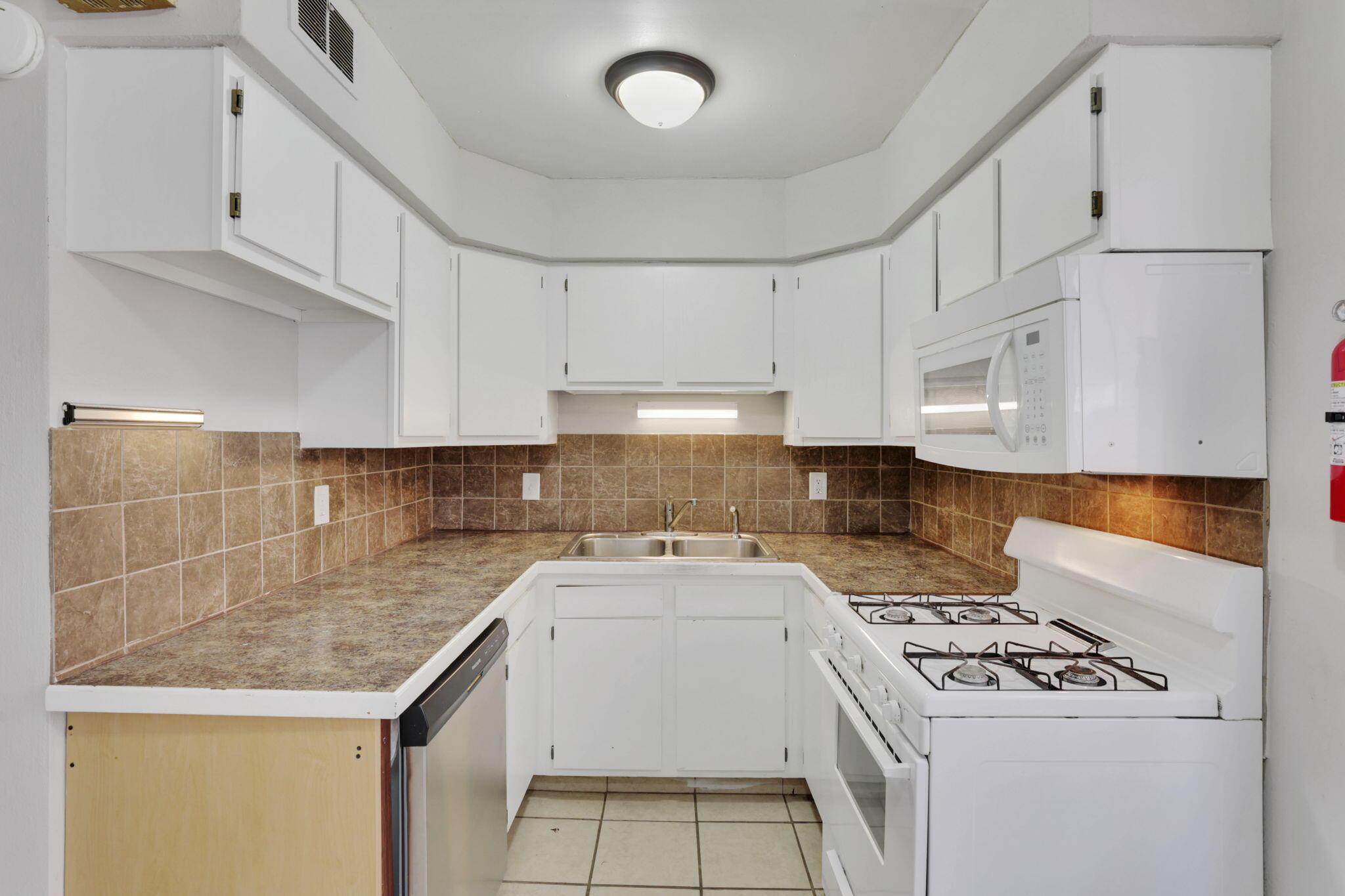 27 W 8th Avenue Property Photo 75