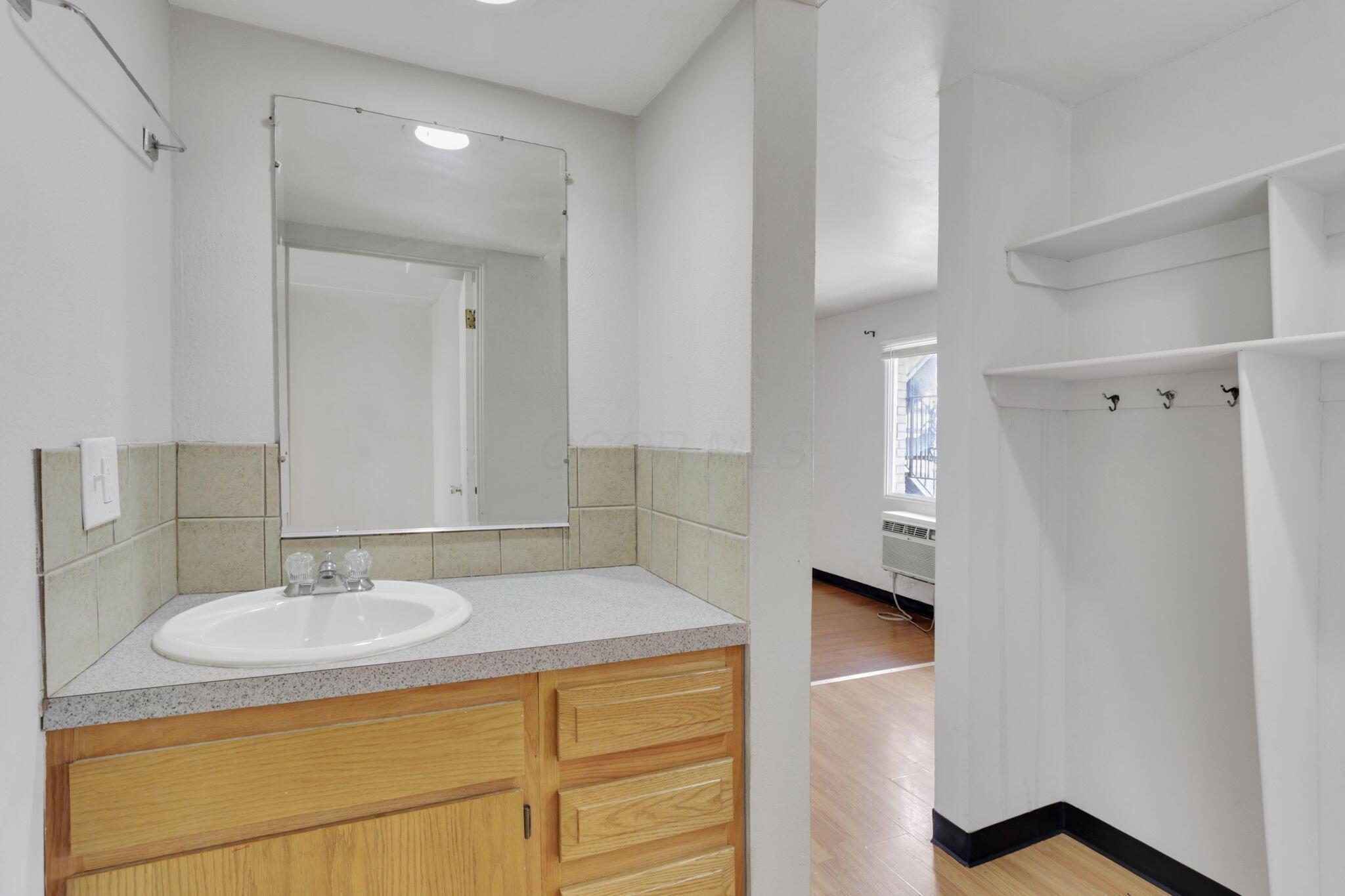 27 W 8th Avenue Property Photo 76