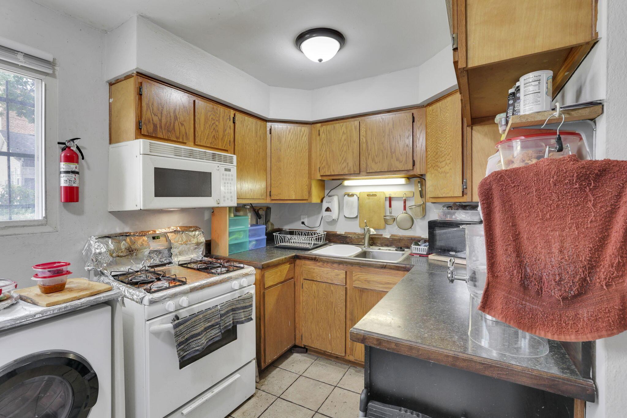 27 W 8th Avenue Property Photo 93