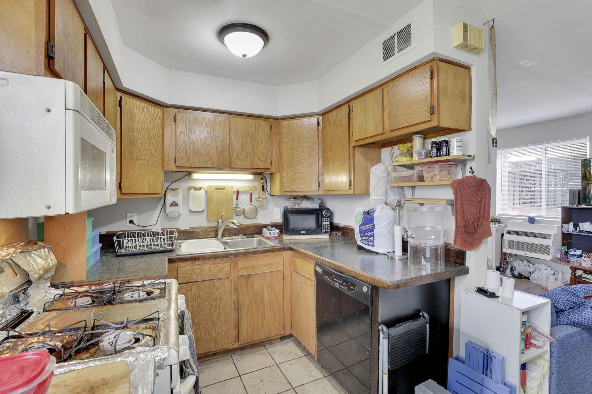 27 W 8th Avenue Property Photo 95