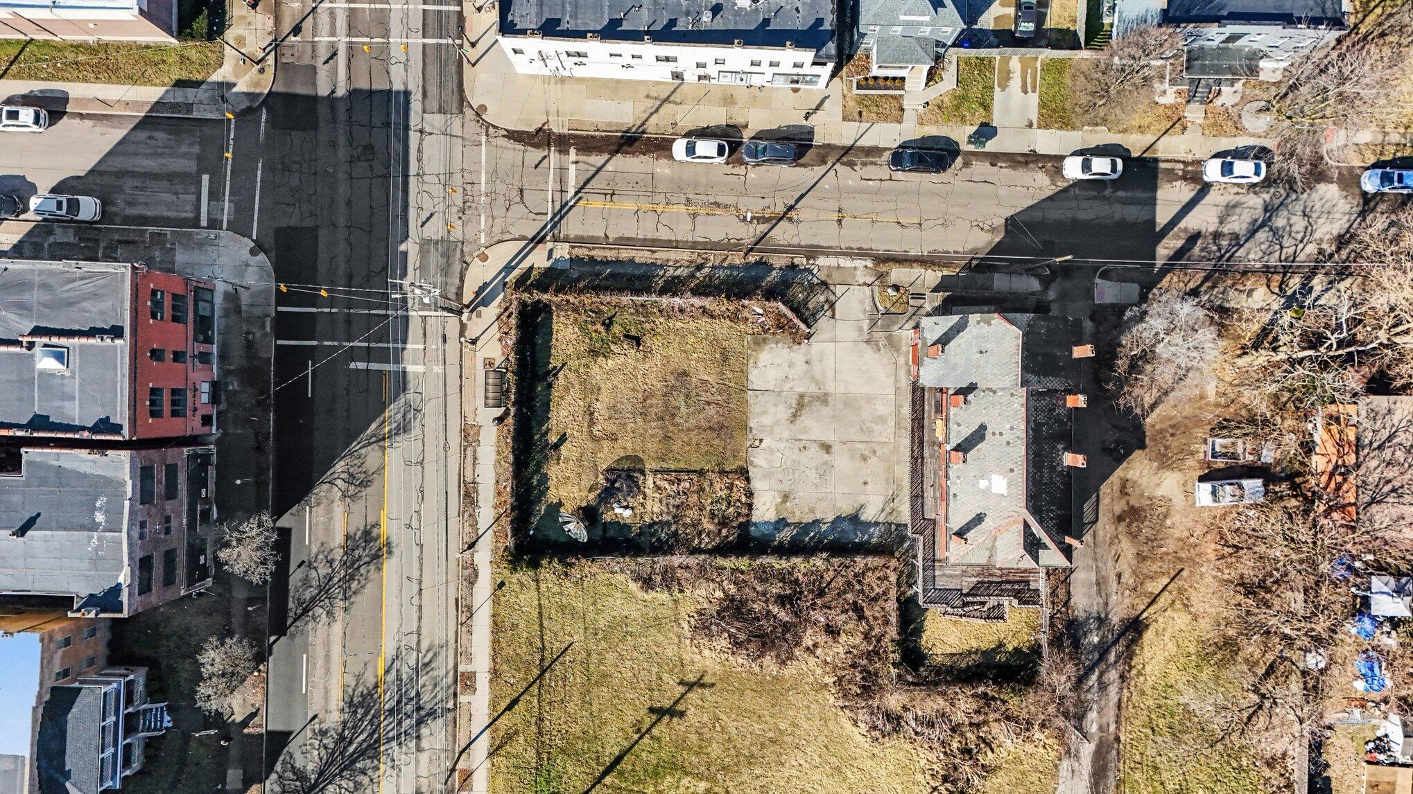 1230 E Main Street Property Photo 6