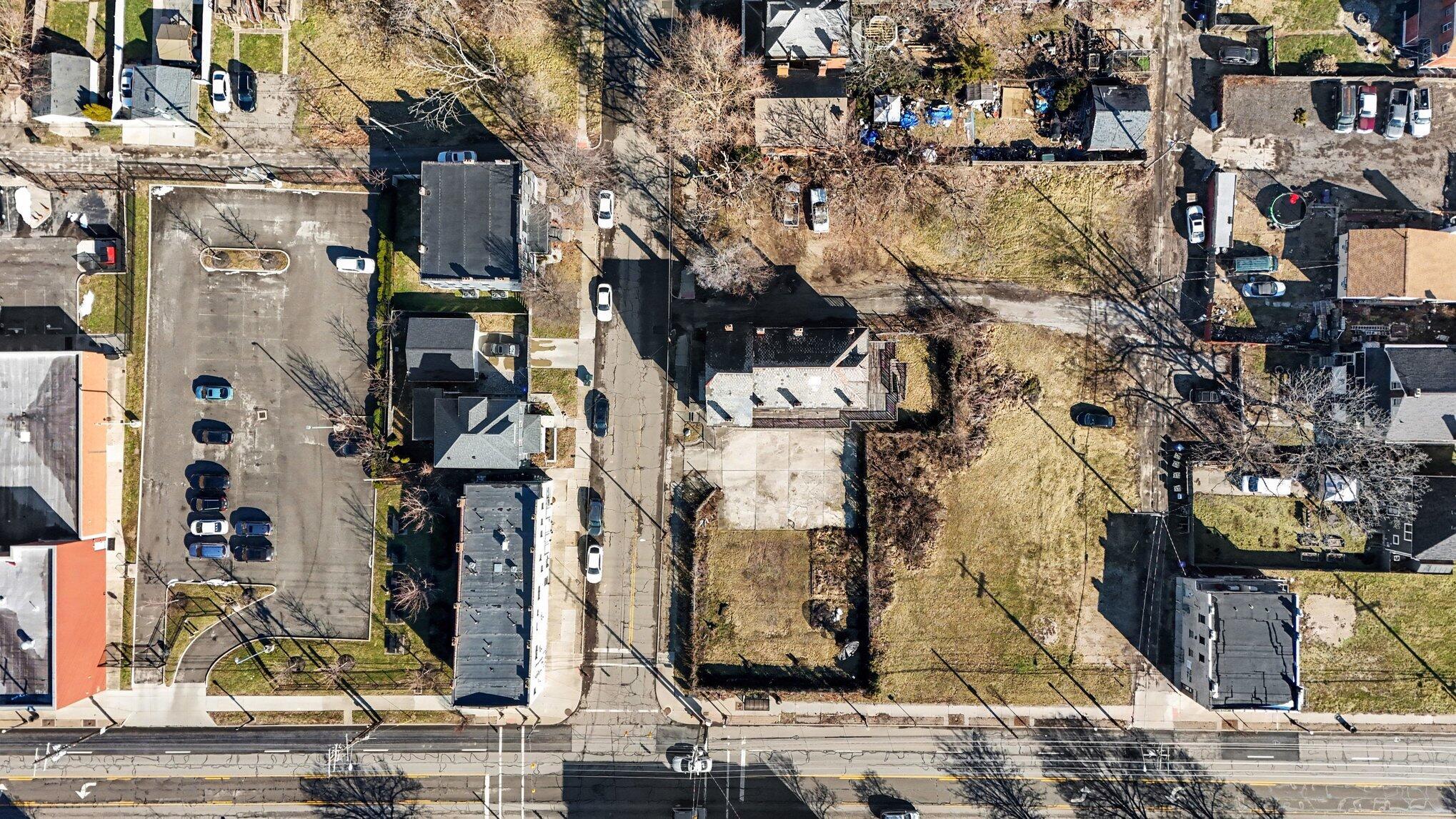 1230 E Main Street Property Photo 7