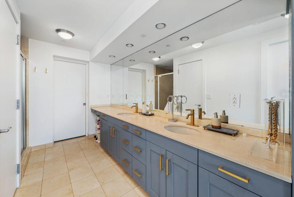1 Miranova Place, 1220 Property Photo 14