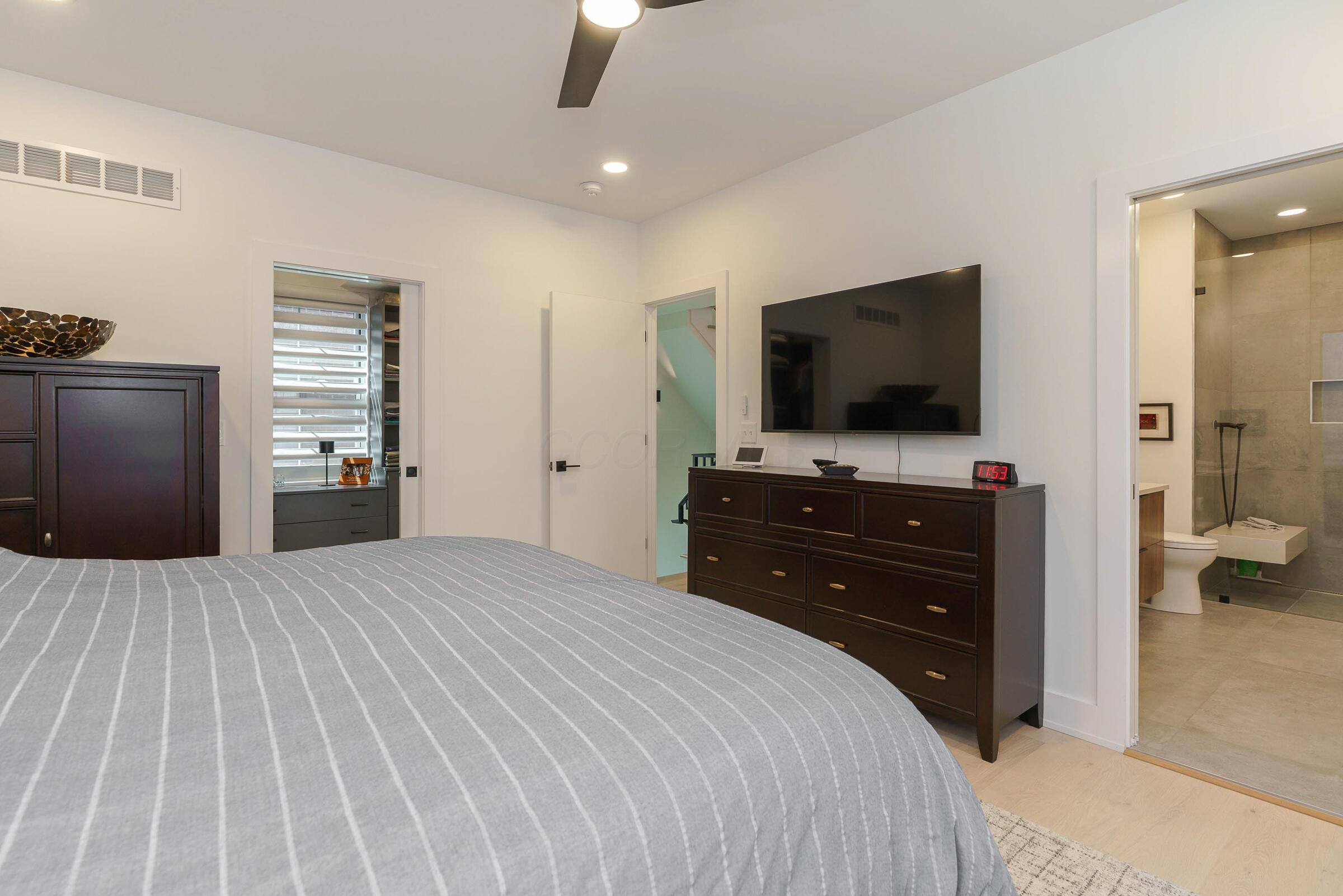 564 Lathrop Street Property Photo 47