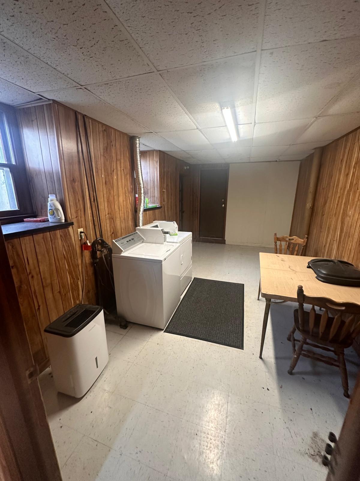 27 E New Haven Street Property Photo 10