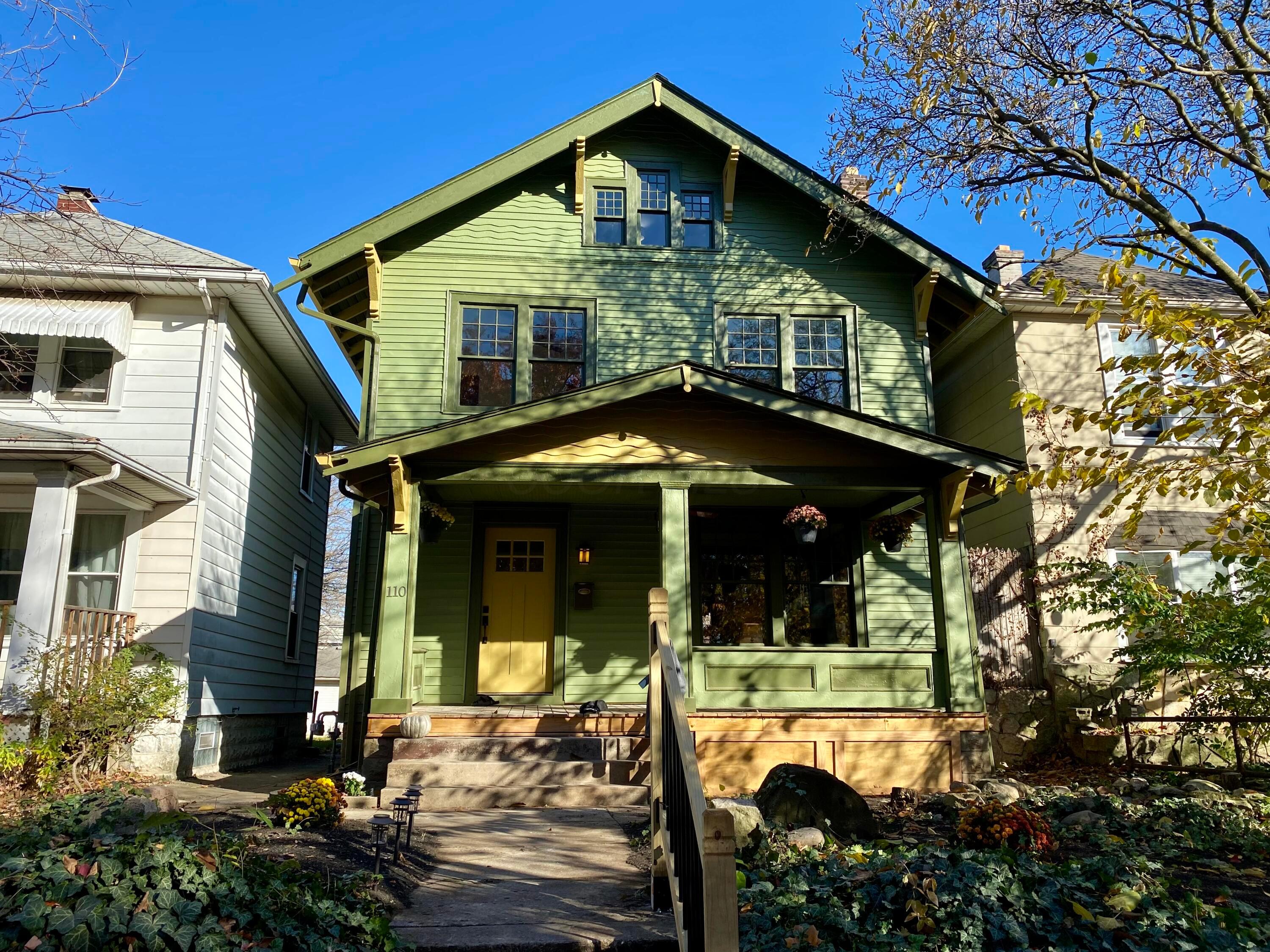 110 N Ogden Avenue Property Photo 1