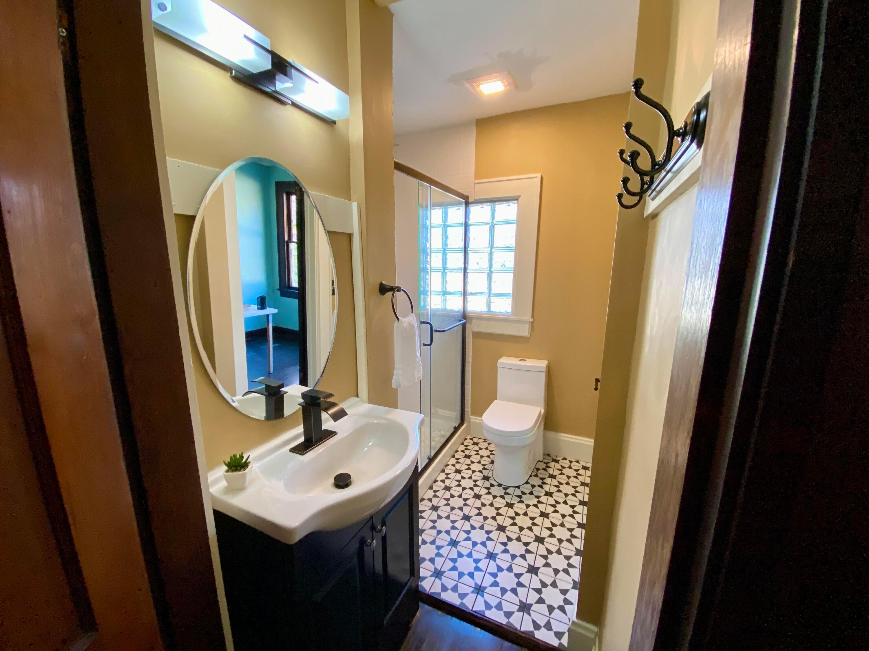 110 N Ogden Avenue Property Photo 7