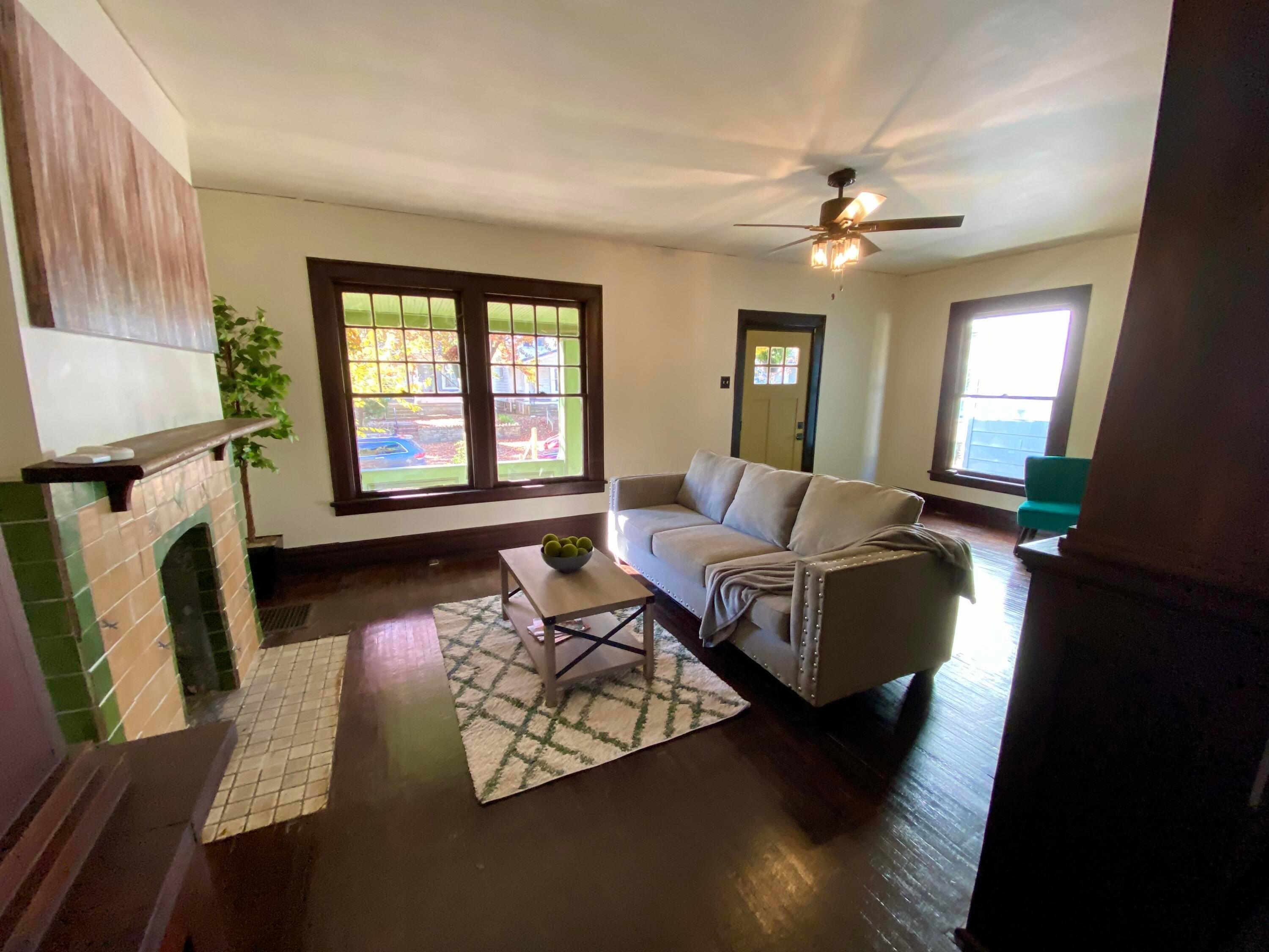 110 N Ogden Avenue Property Photo 12