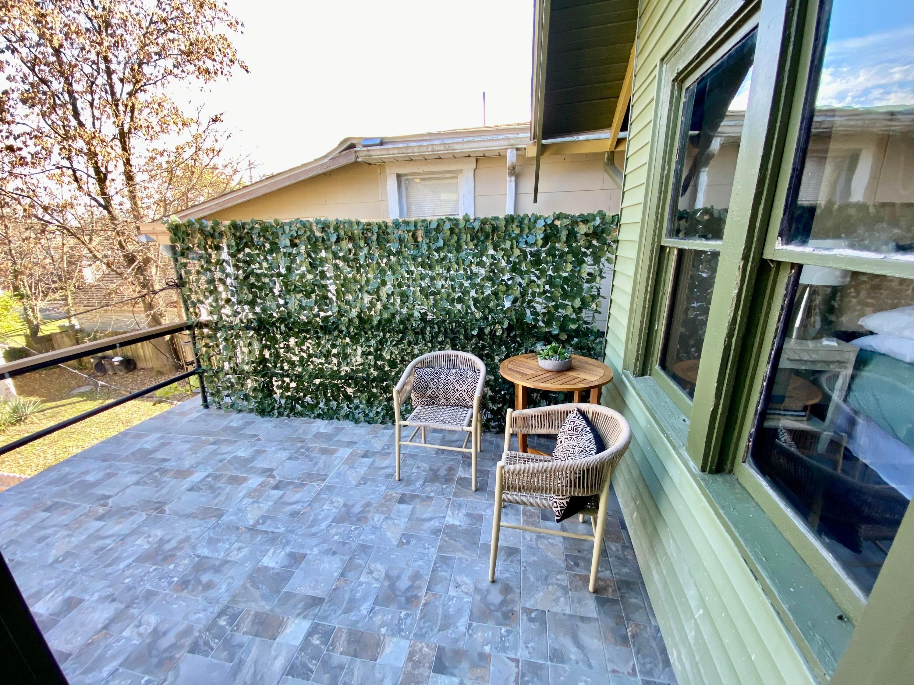 110 N Ogden Avenue Property Photo 28