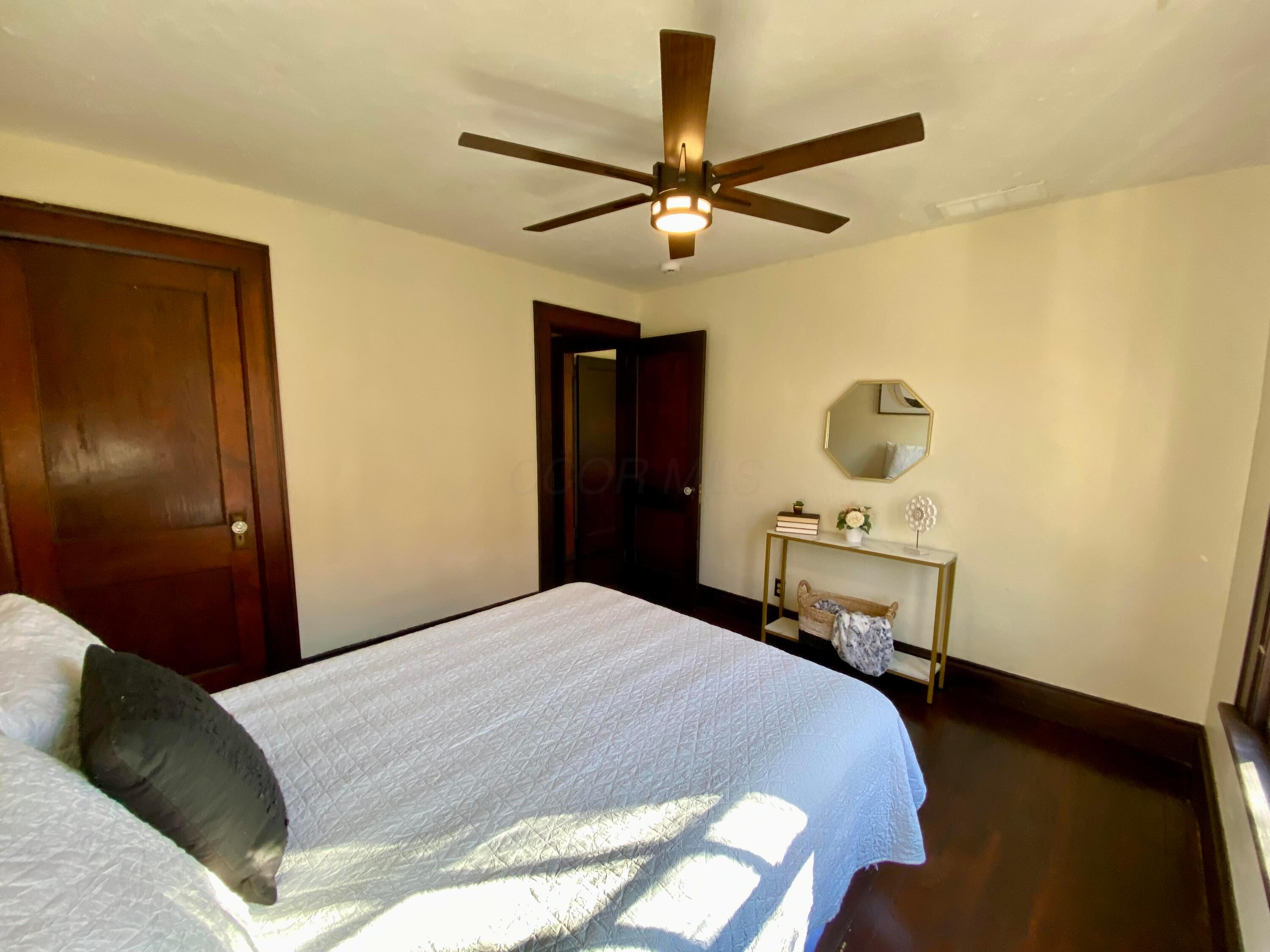 110 N Ogden Avenue Property Photo 32