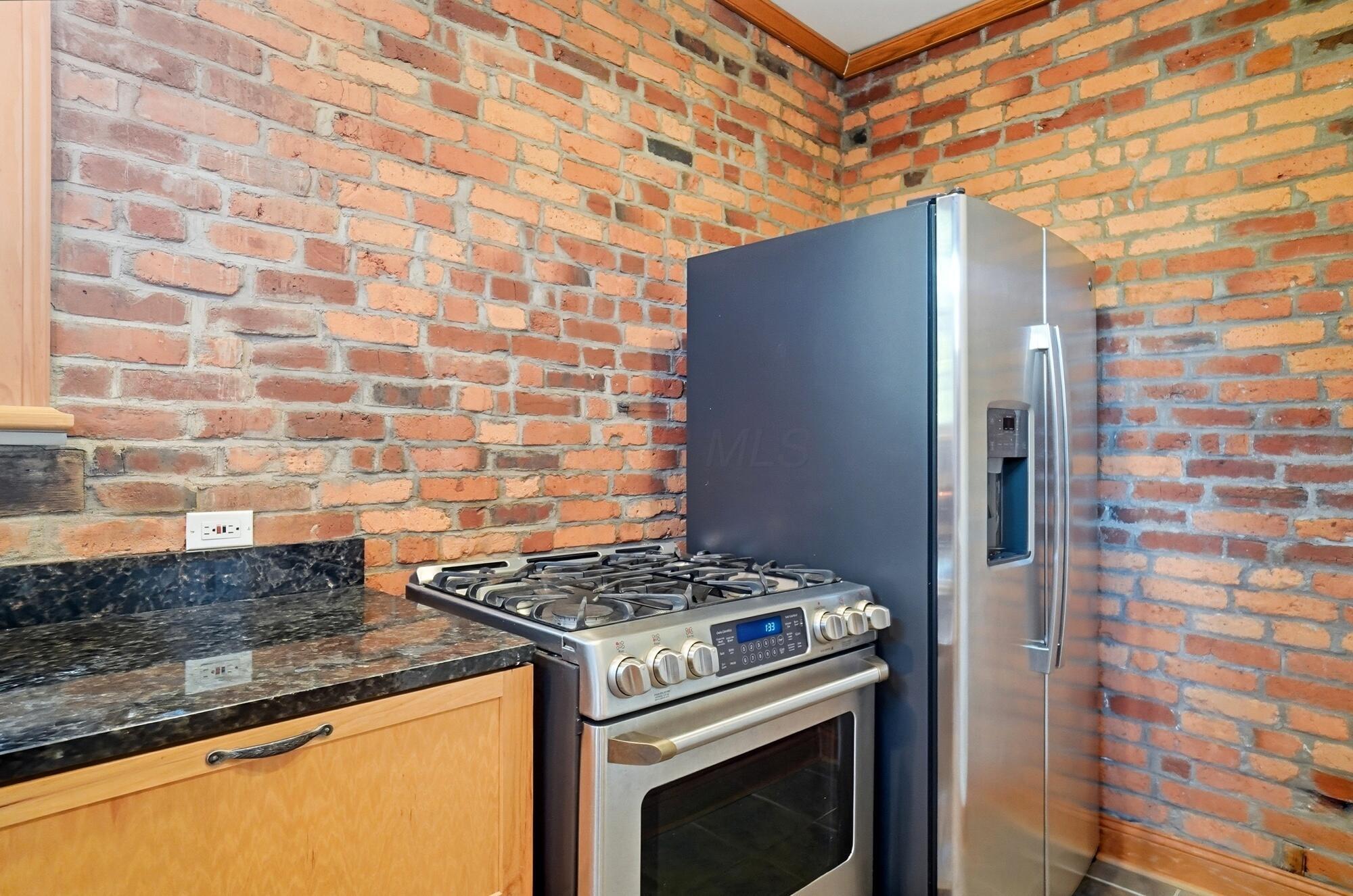 628 S Grant Avenue Property Photo 18