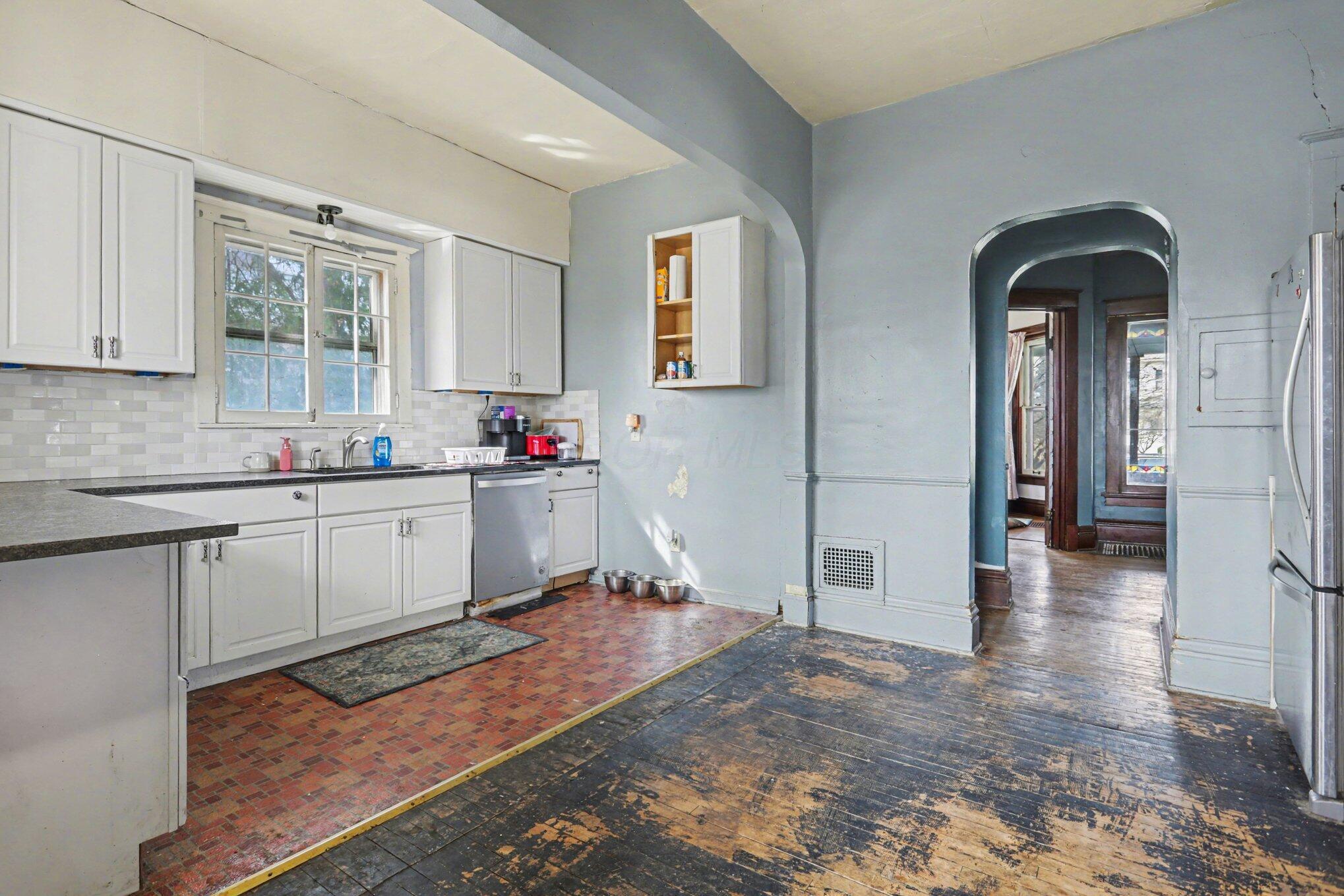 604 E Gambier Street Property Photo 14
