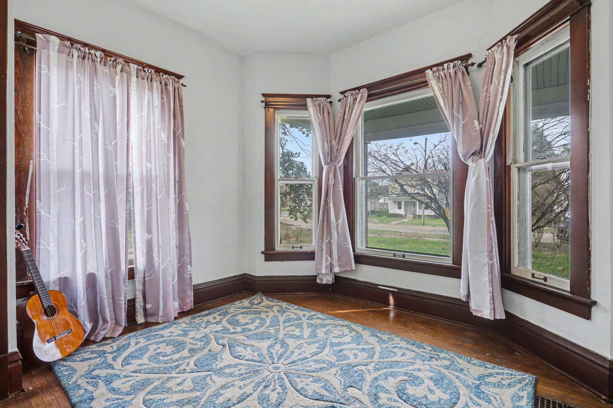 604 E Gambier Street Property Photo 18