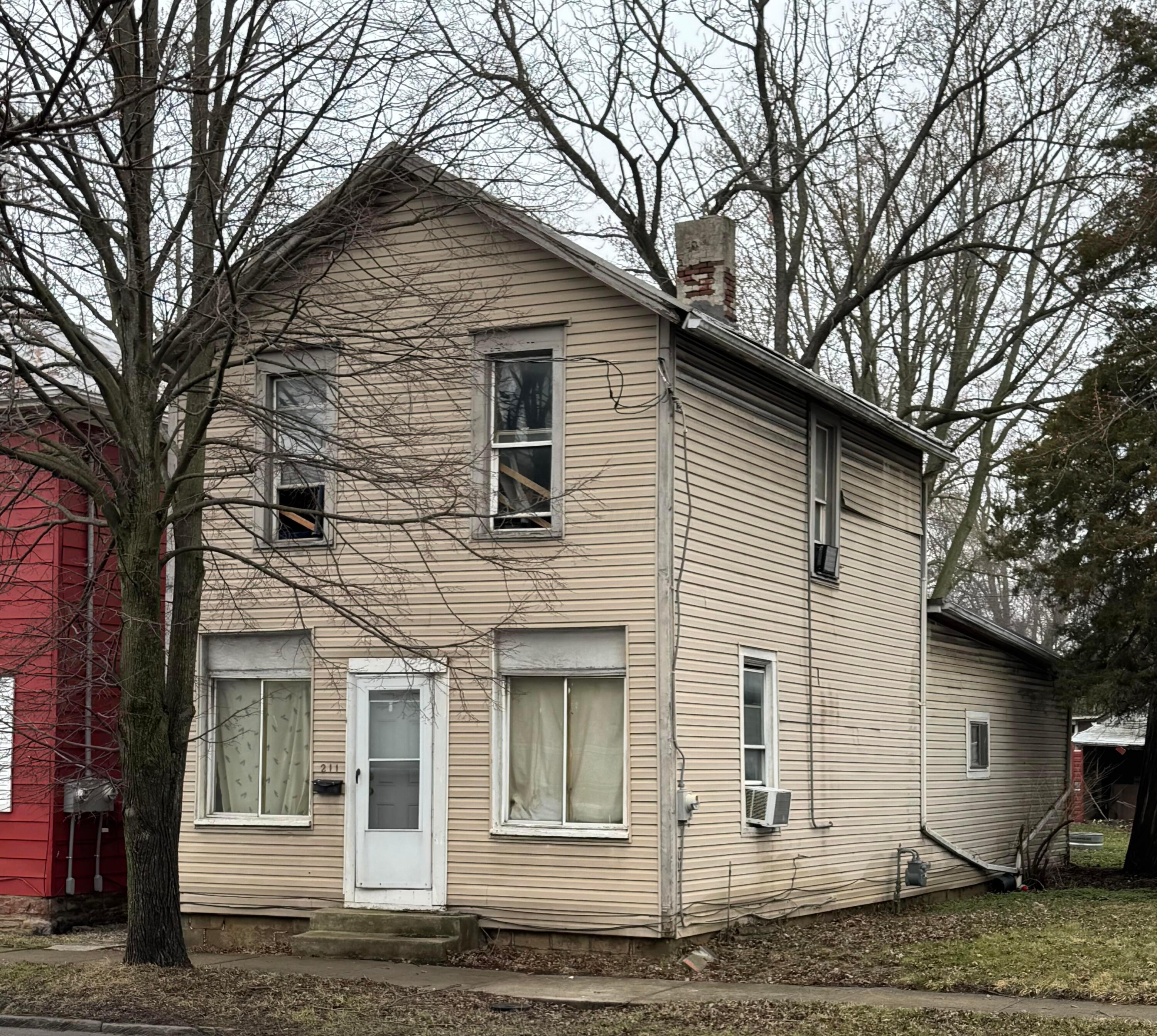211 E Central Avenue Property Photo 1