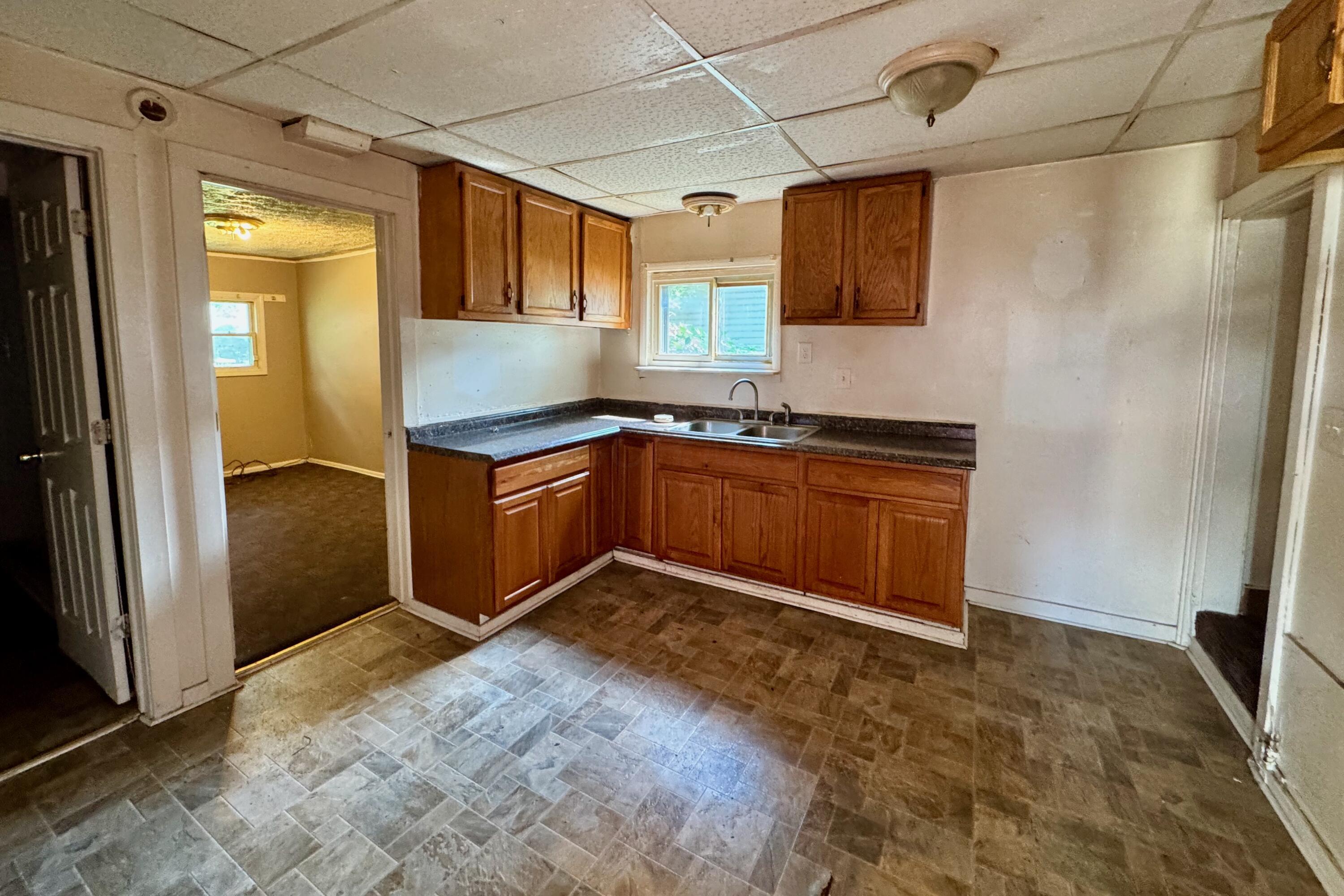 211 E Central Avenue Property Photo 2