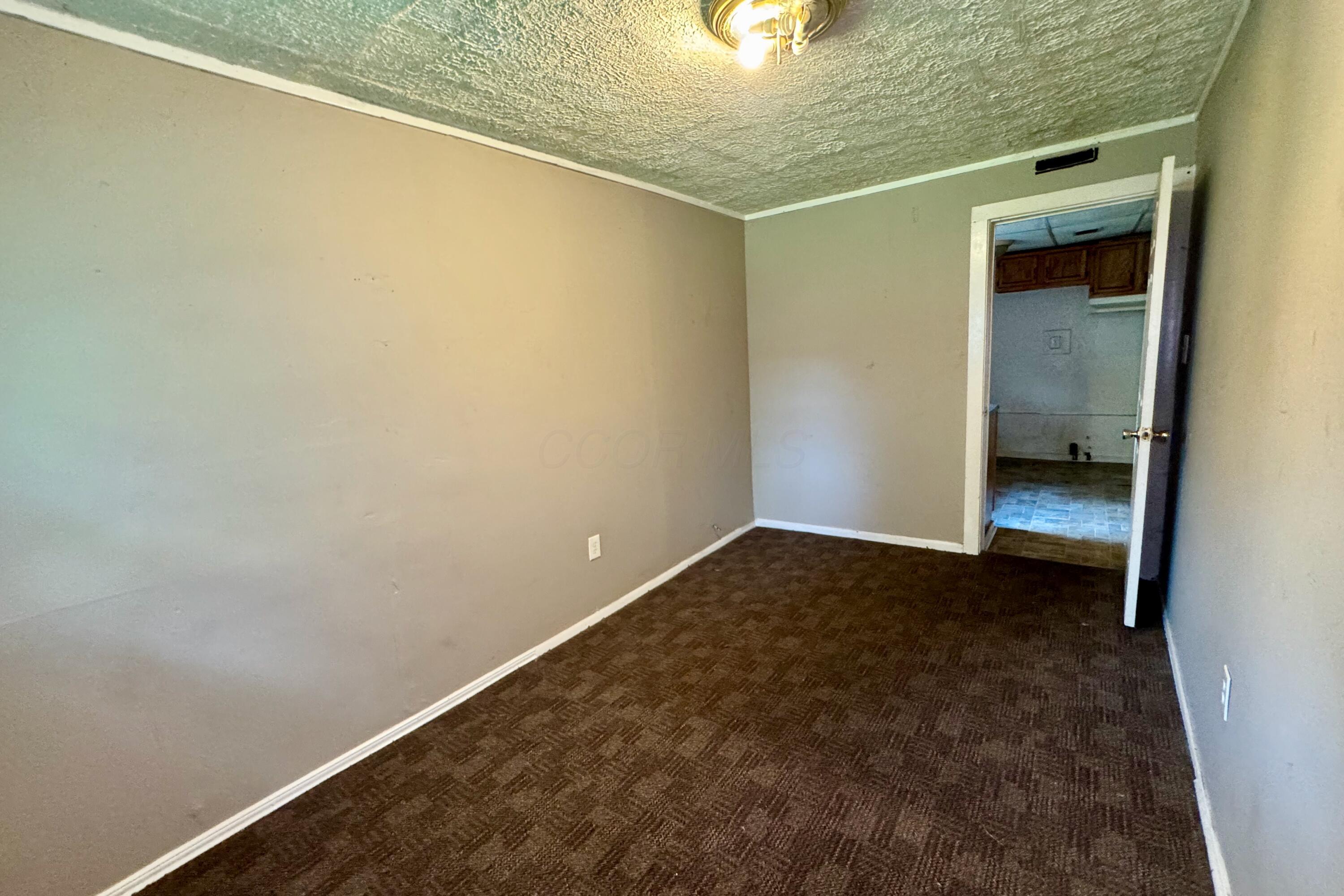 211 E Central Avenue Property Photo 7