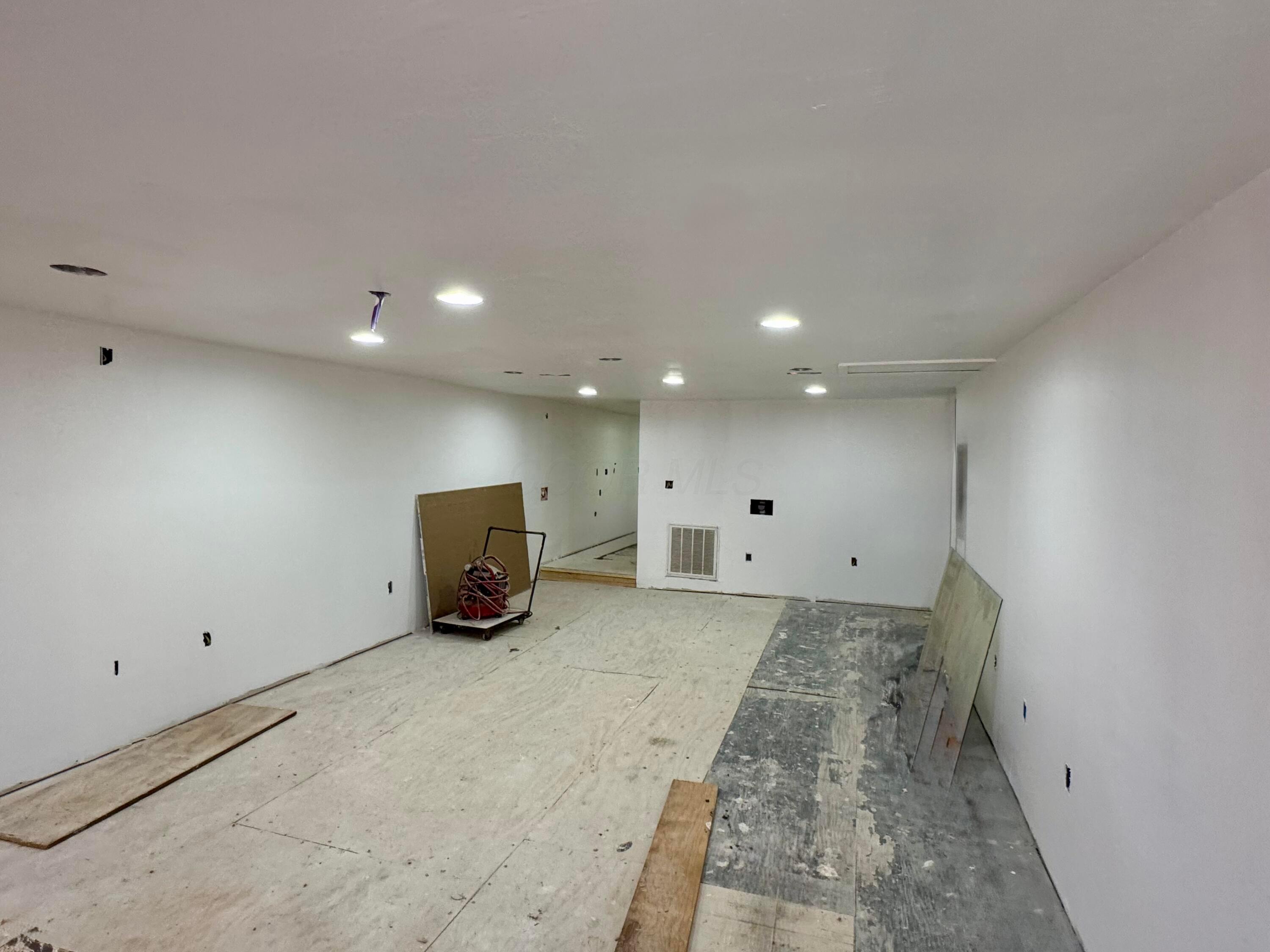 210 E Central Avenue Property Photo 3