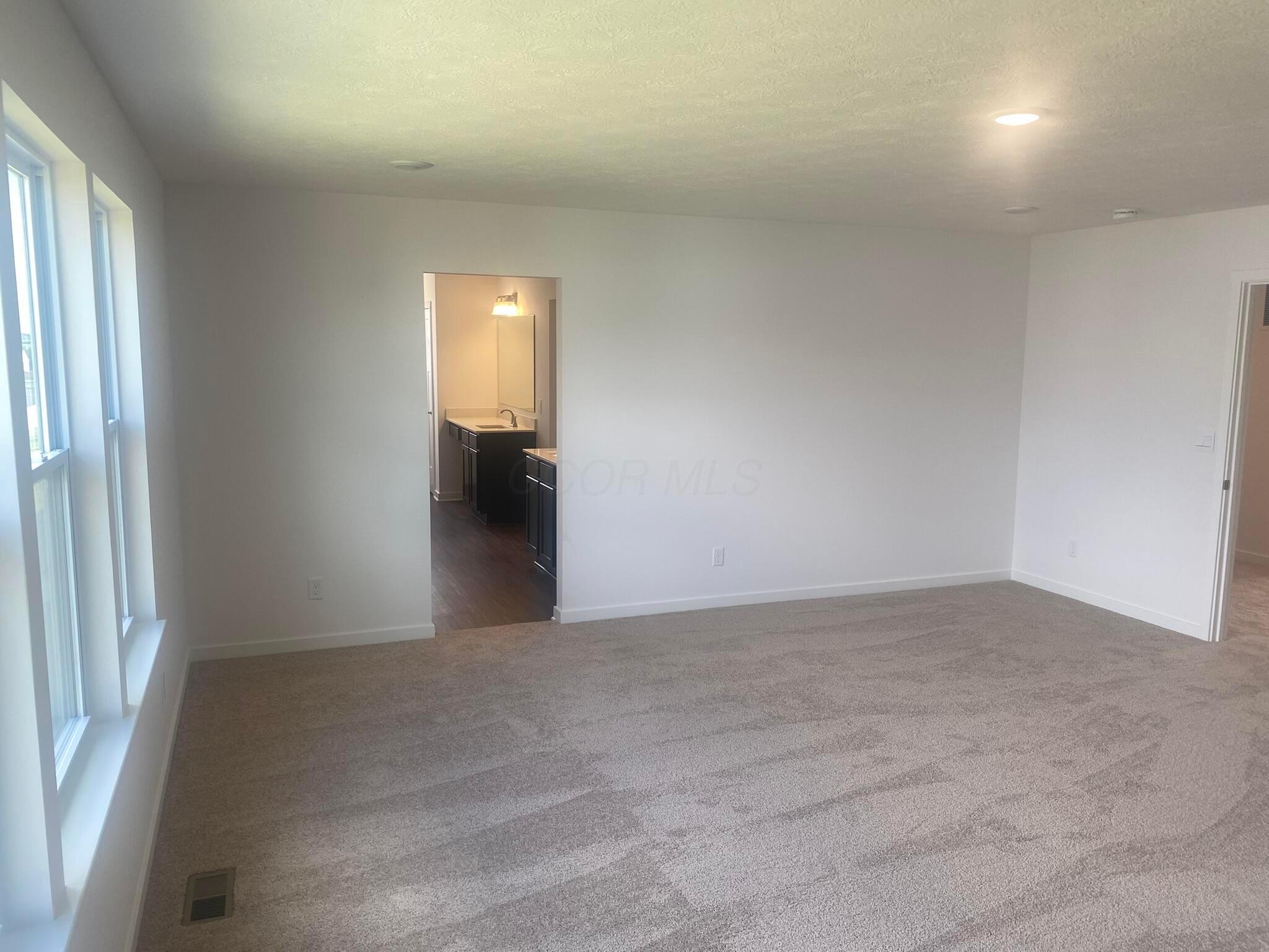 472 Creekside Drive Property Photo 8