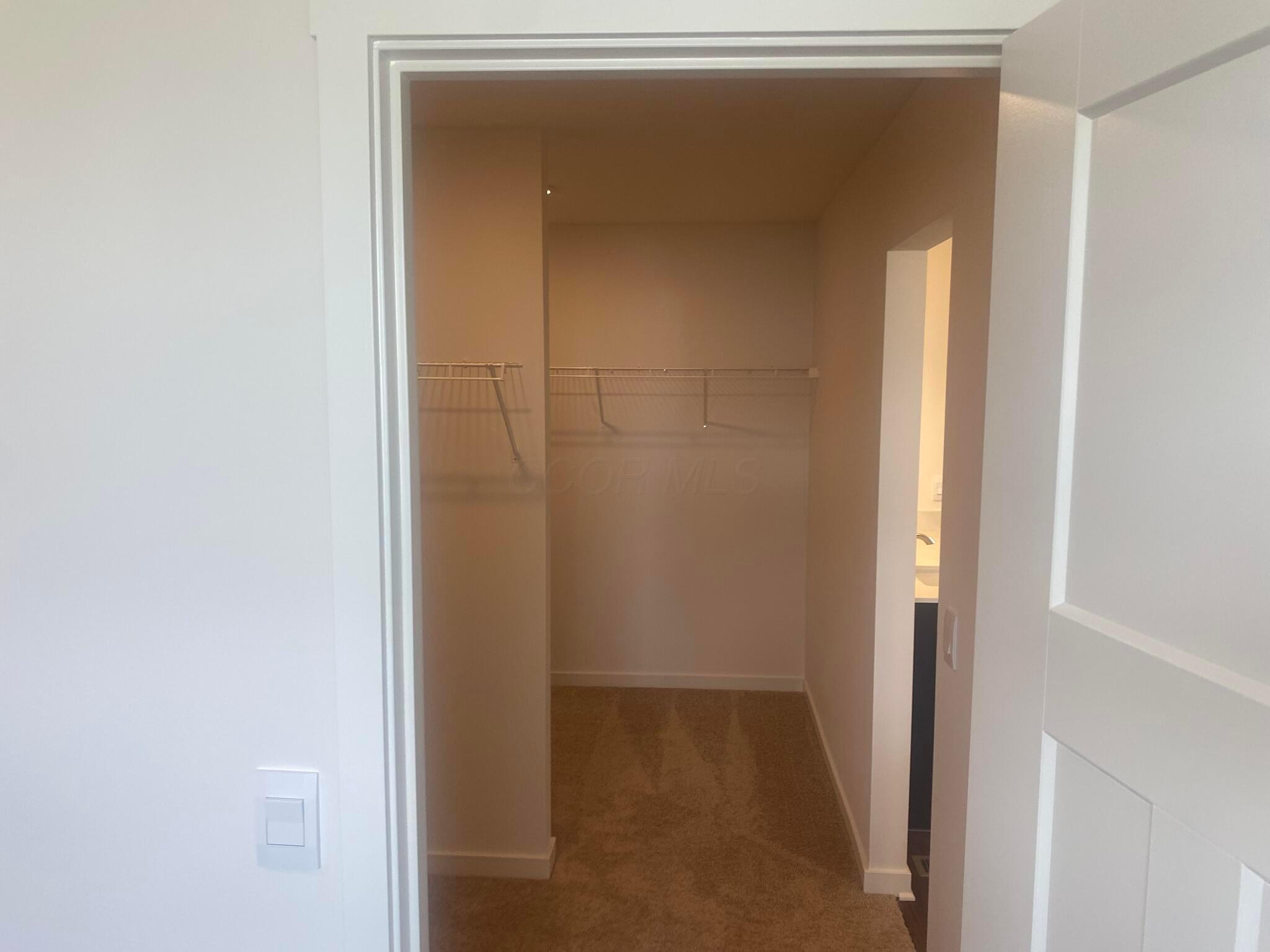 472 Creekside Drive Property Photo 13