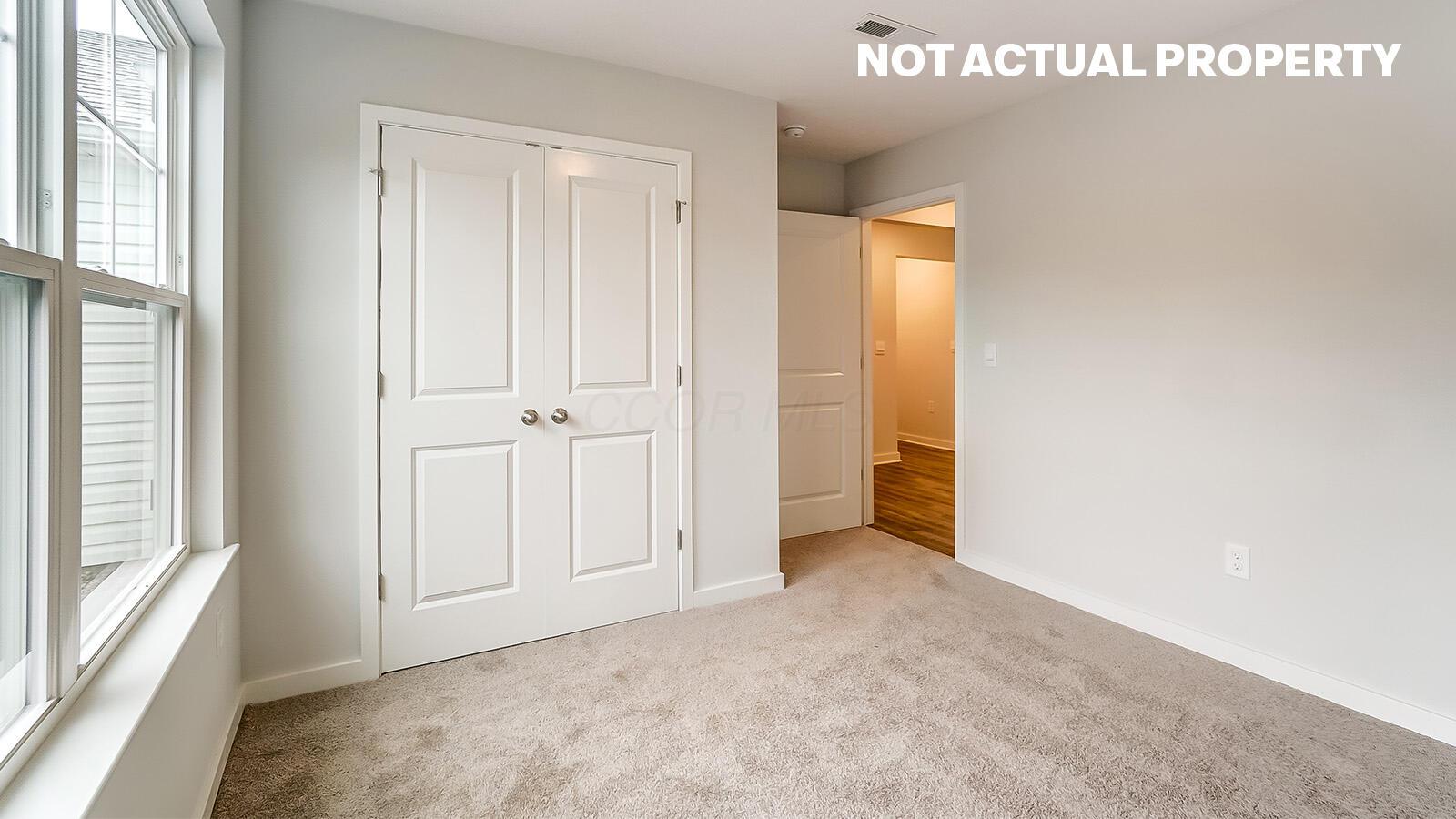 1235 Stratford Way Property Photo 14
