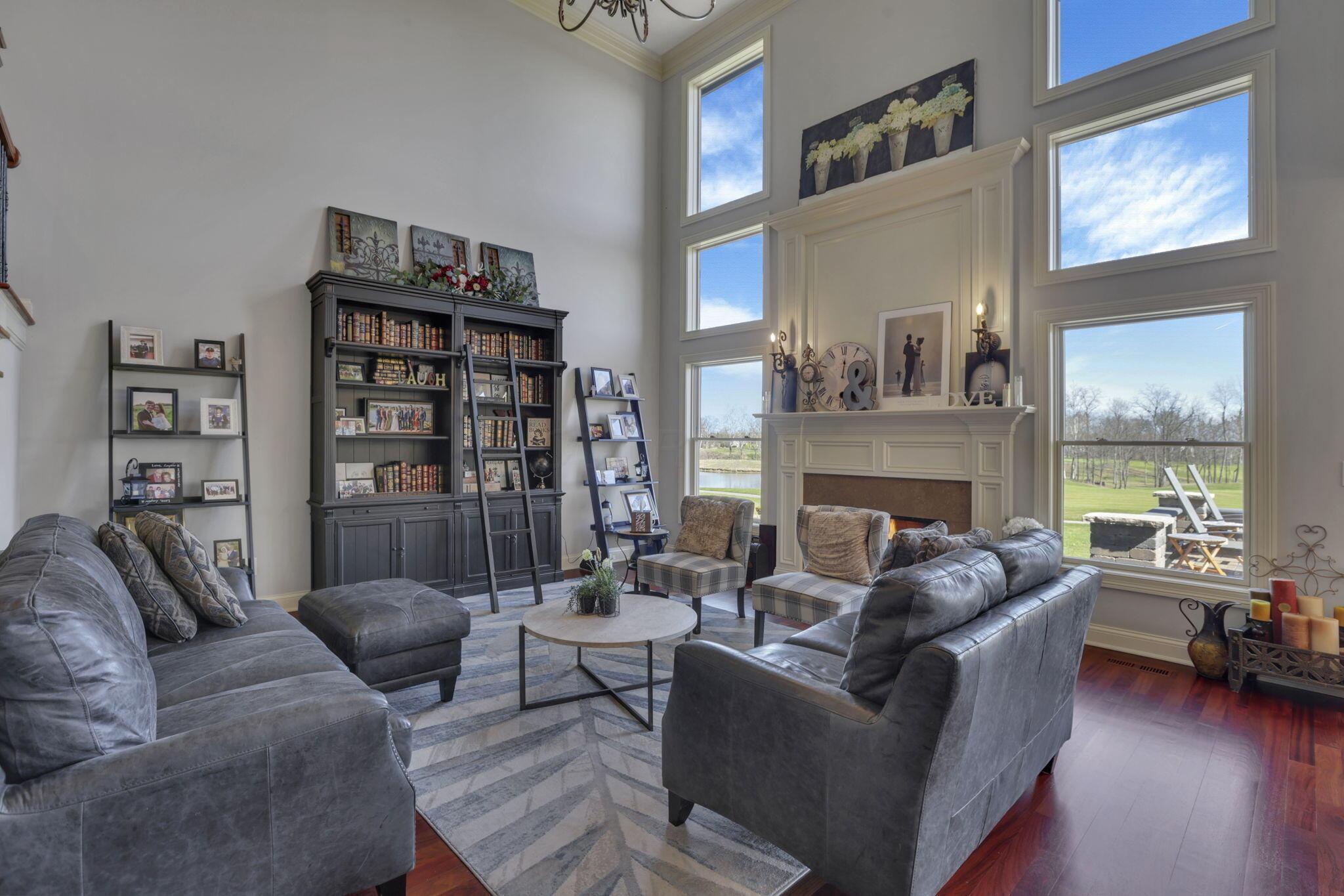 4607 Hirth Hill Road E Property Photo 3