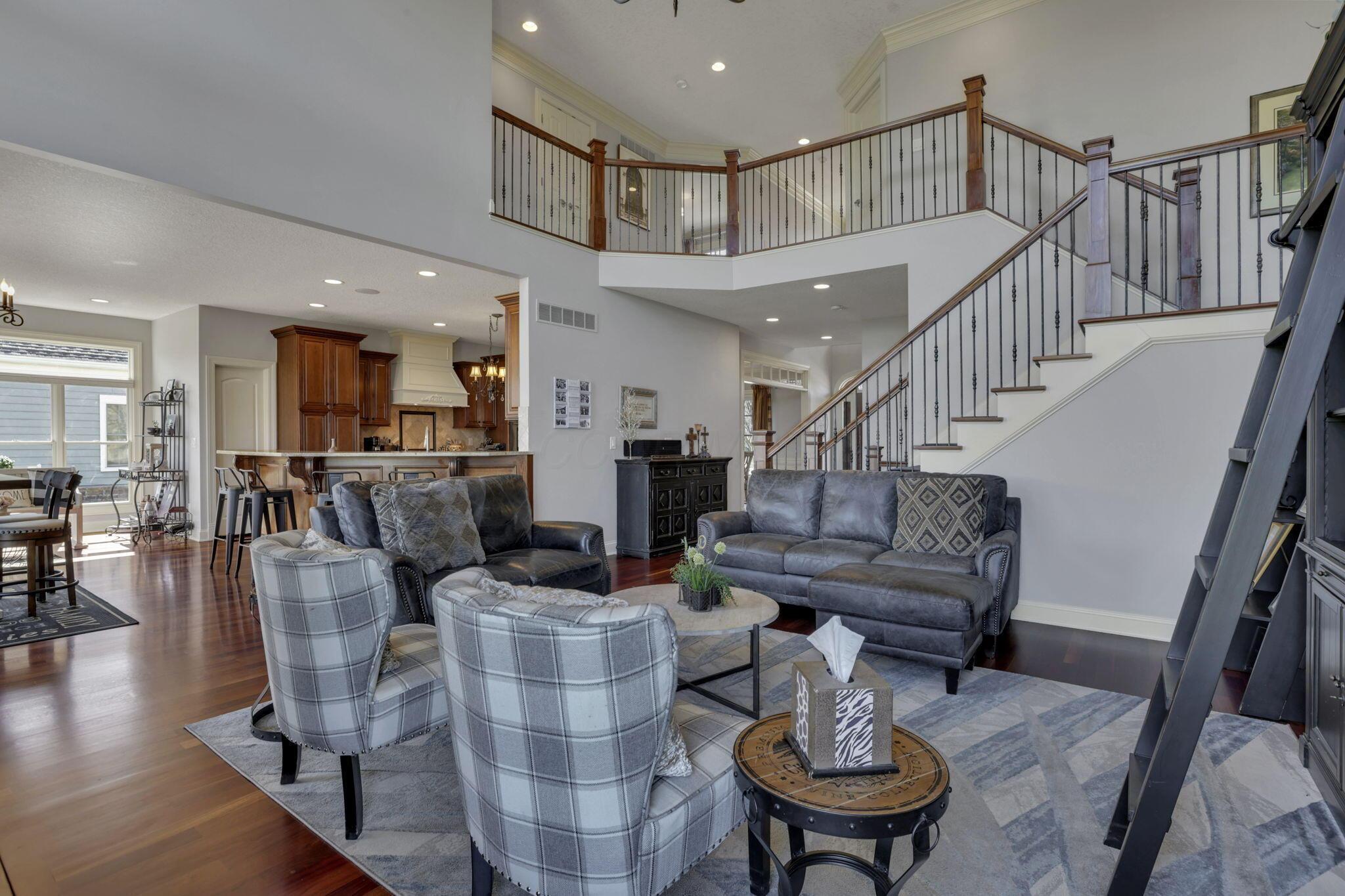 4607 Hirth Hill Road E Property Photo 14