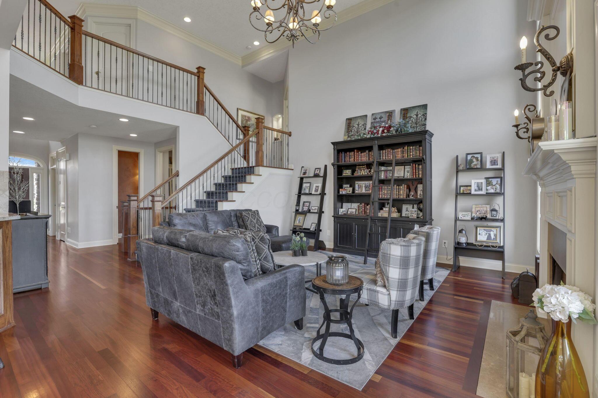 4607 Hirth Hill Road E Property Photo 15