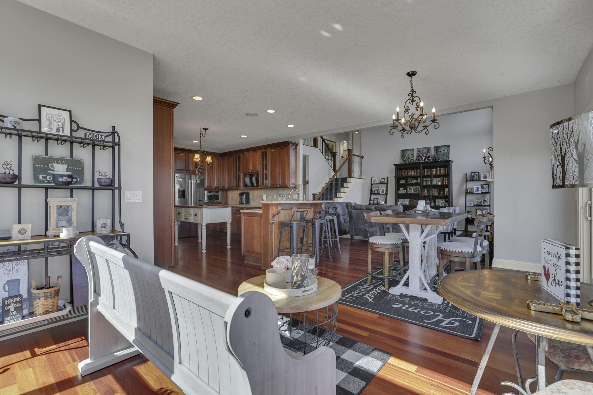4607 Hirth Hill Road E Property Photo 18