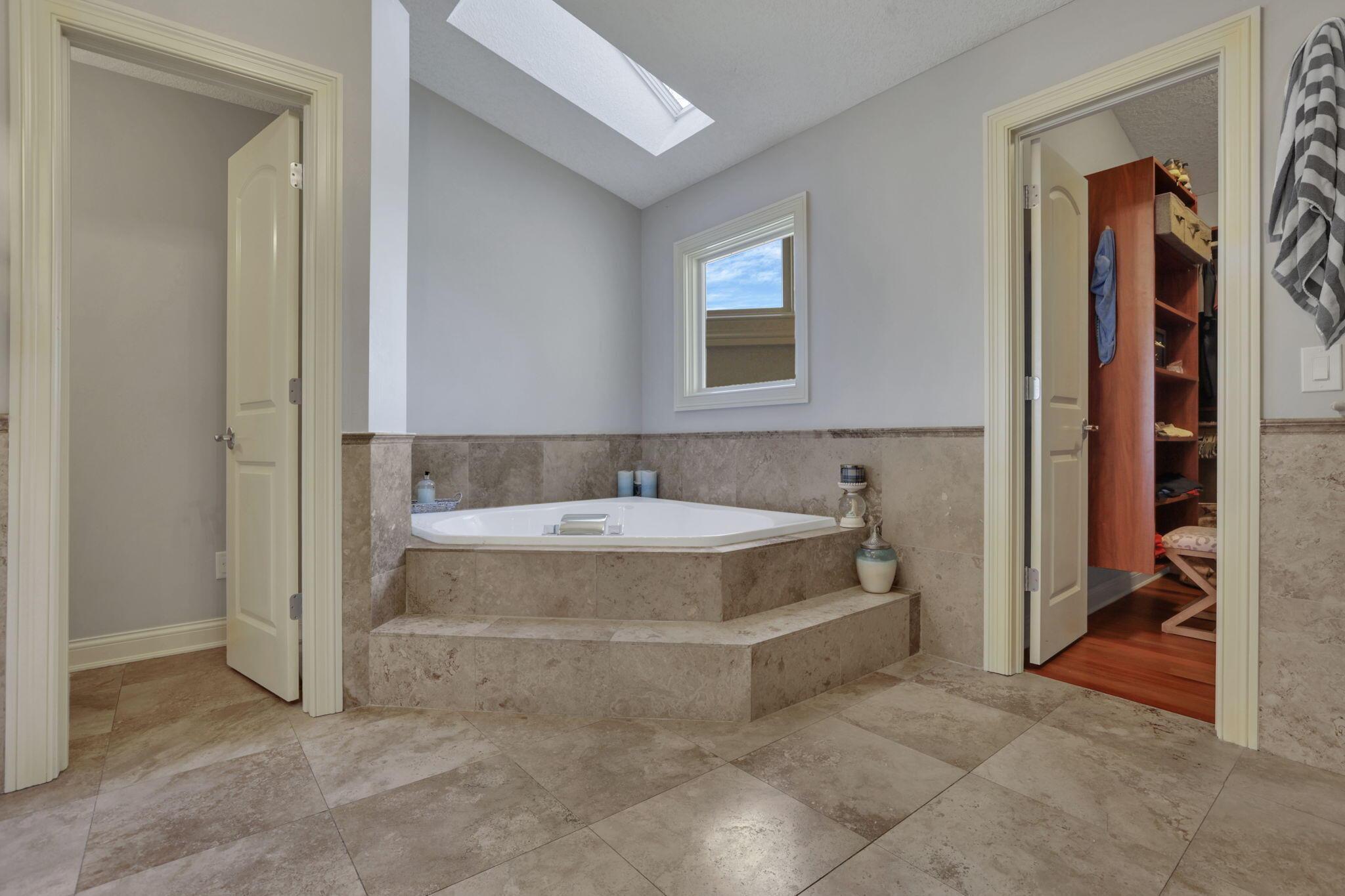 4607 Hirth Hill Road E Property Photo 32