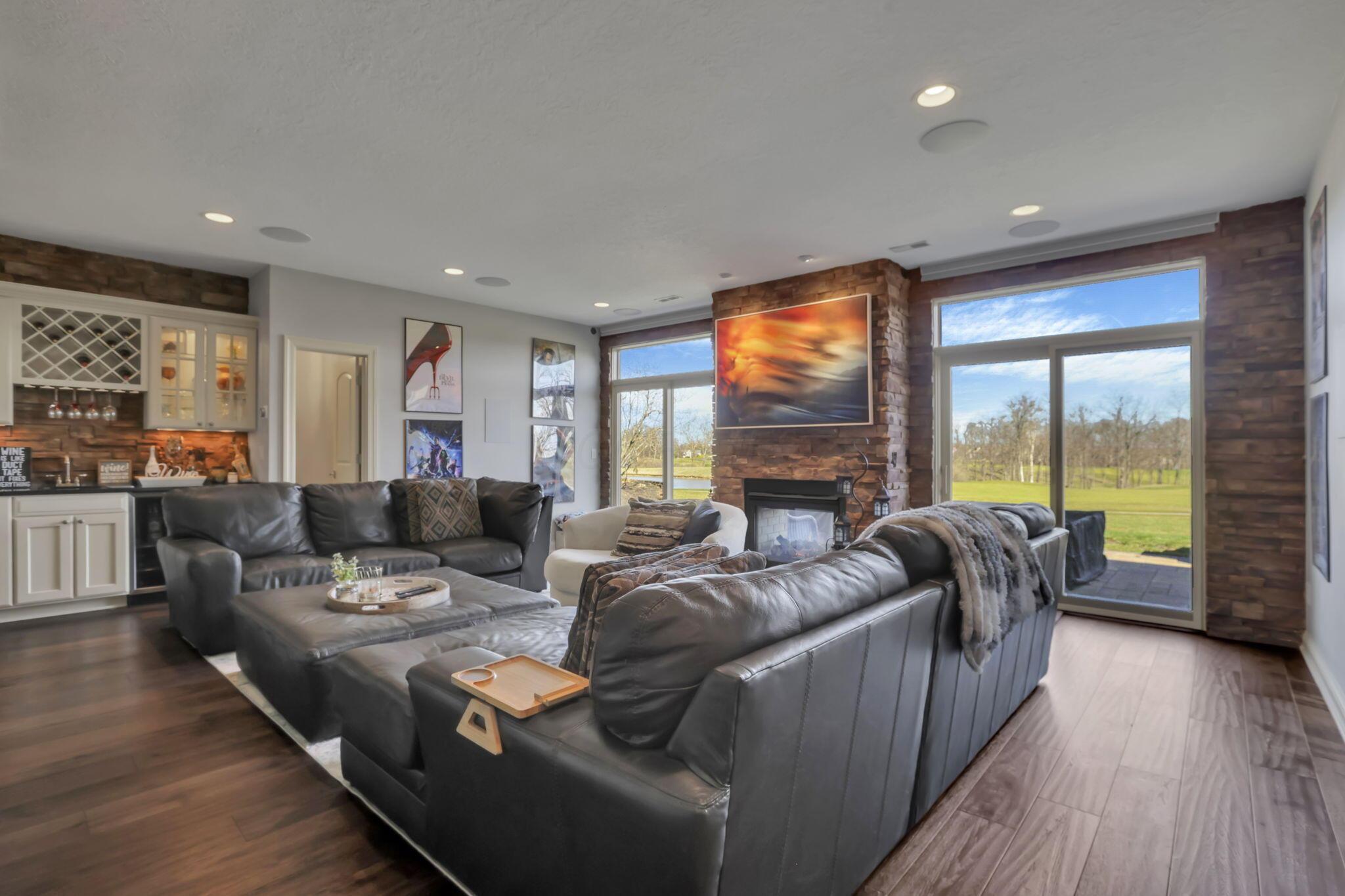 4607 Hirth Hill Road E Property Photo 49