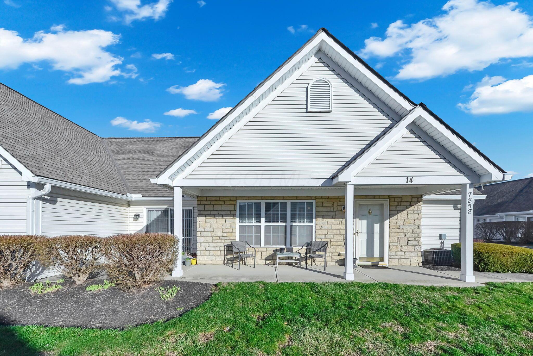 7858 Meadowlark Lane N Property Photo 1
