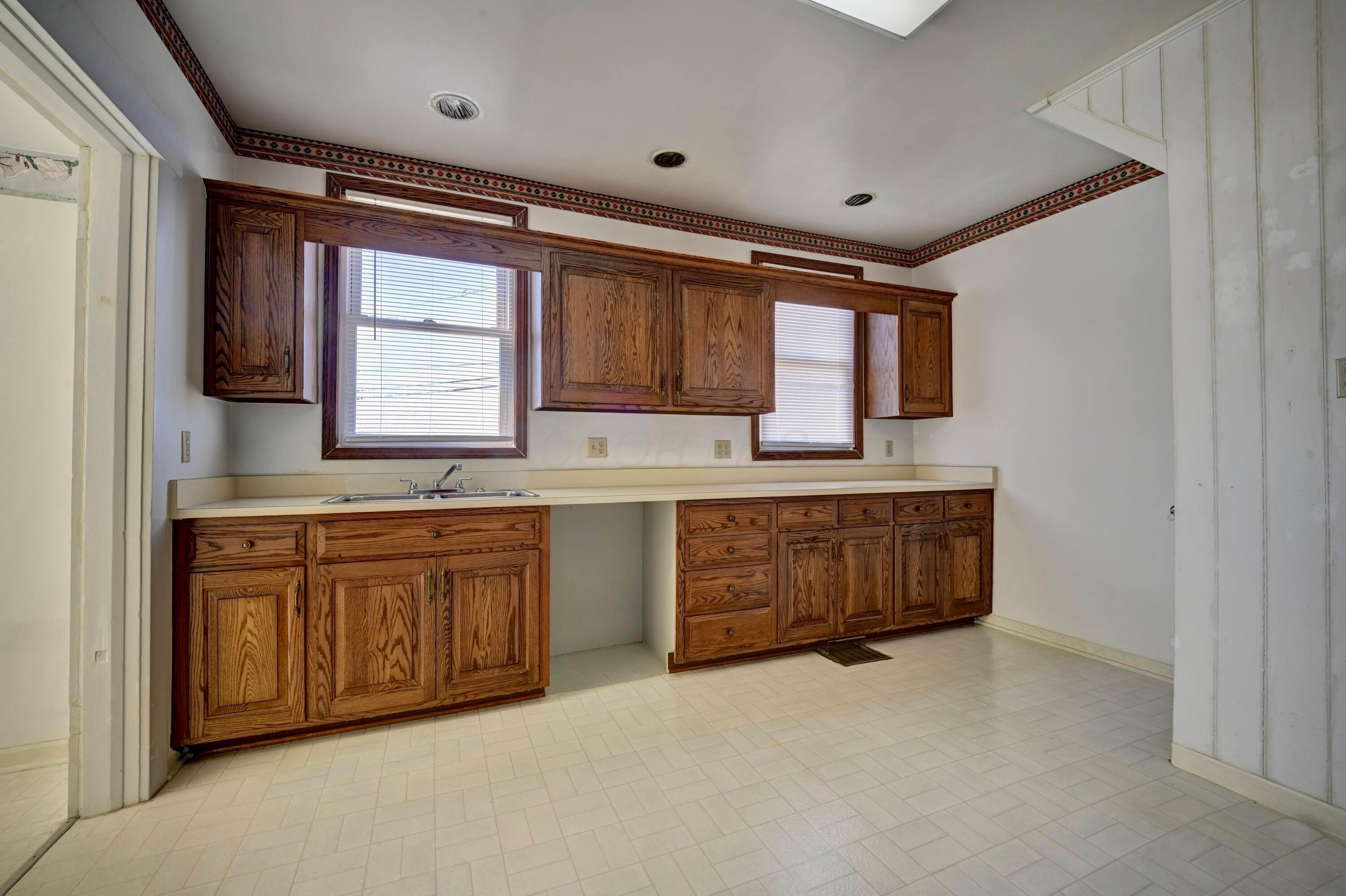 6040 Pinecrest Drive Property Photo 49