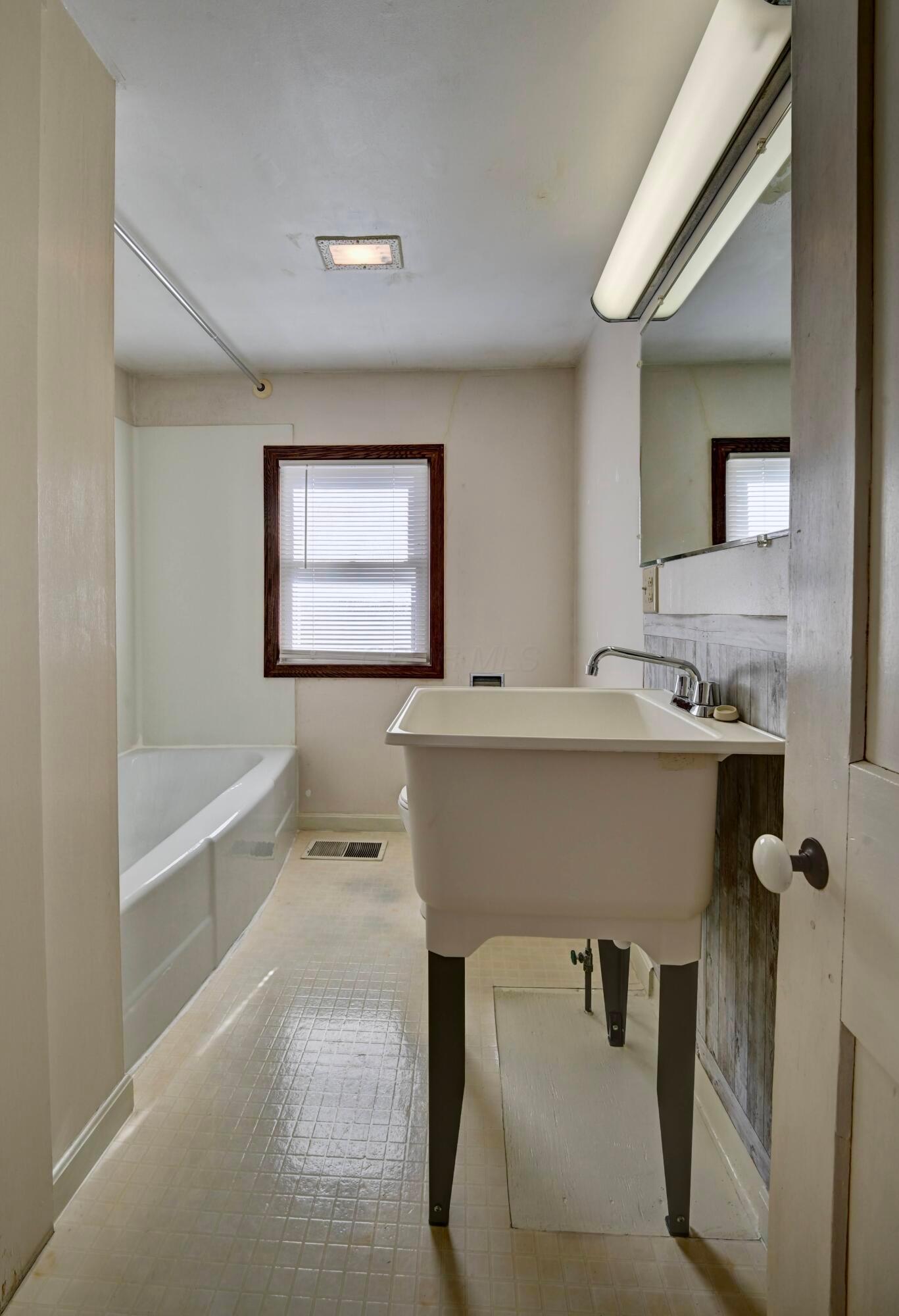6040 Pinecrest Drive Property Photo 52