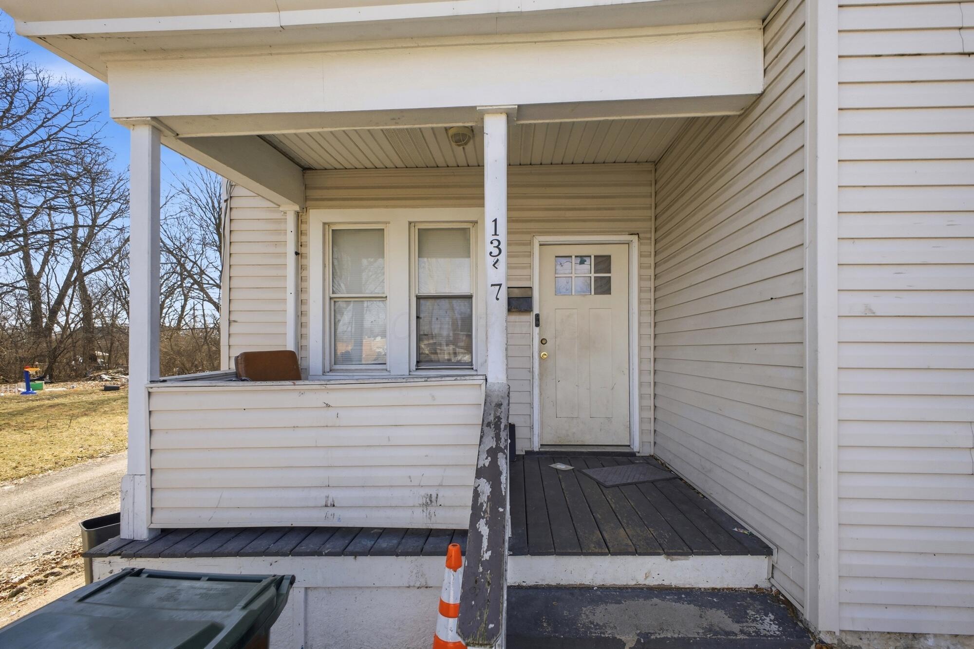 1355-1357 E Mound Street Property Photo 2
