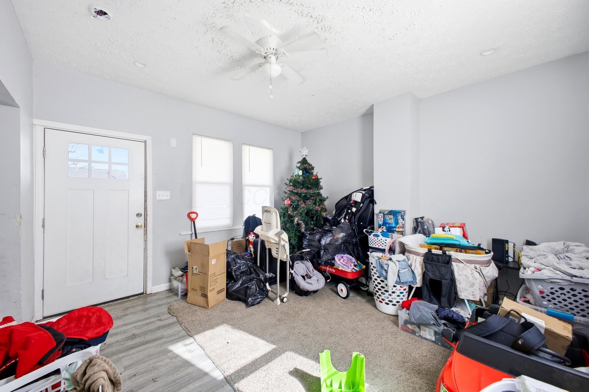 1355-1357 E Mound Street Property Photo 8
