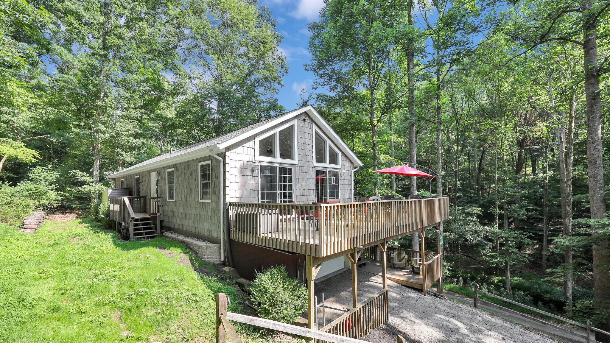 1893 Beaver Lane Property Photo 1