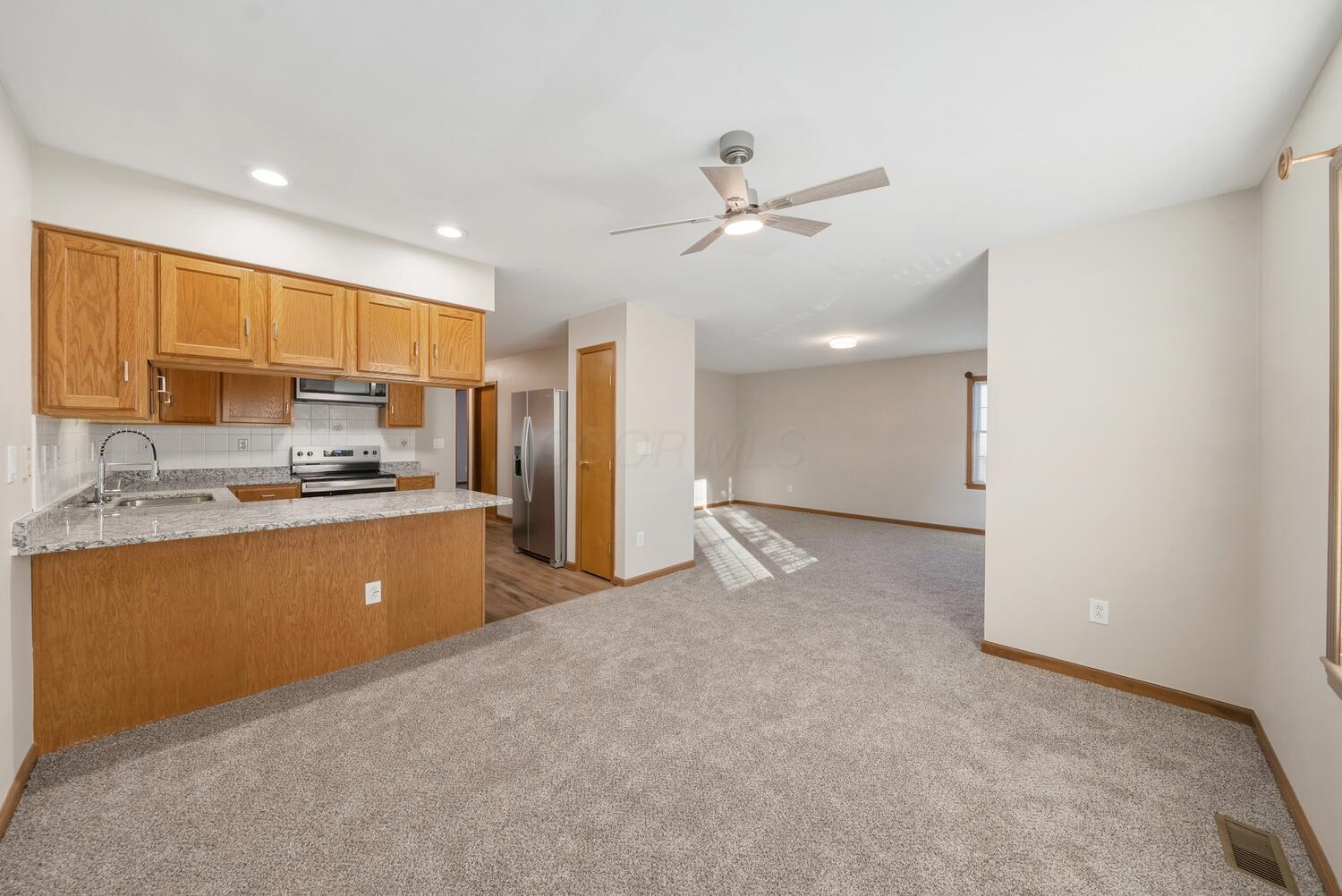 700 E Main, #32 Property Photo 12