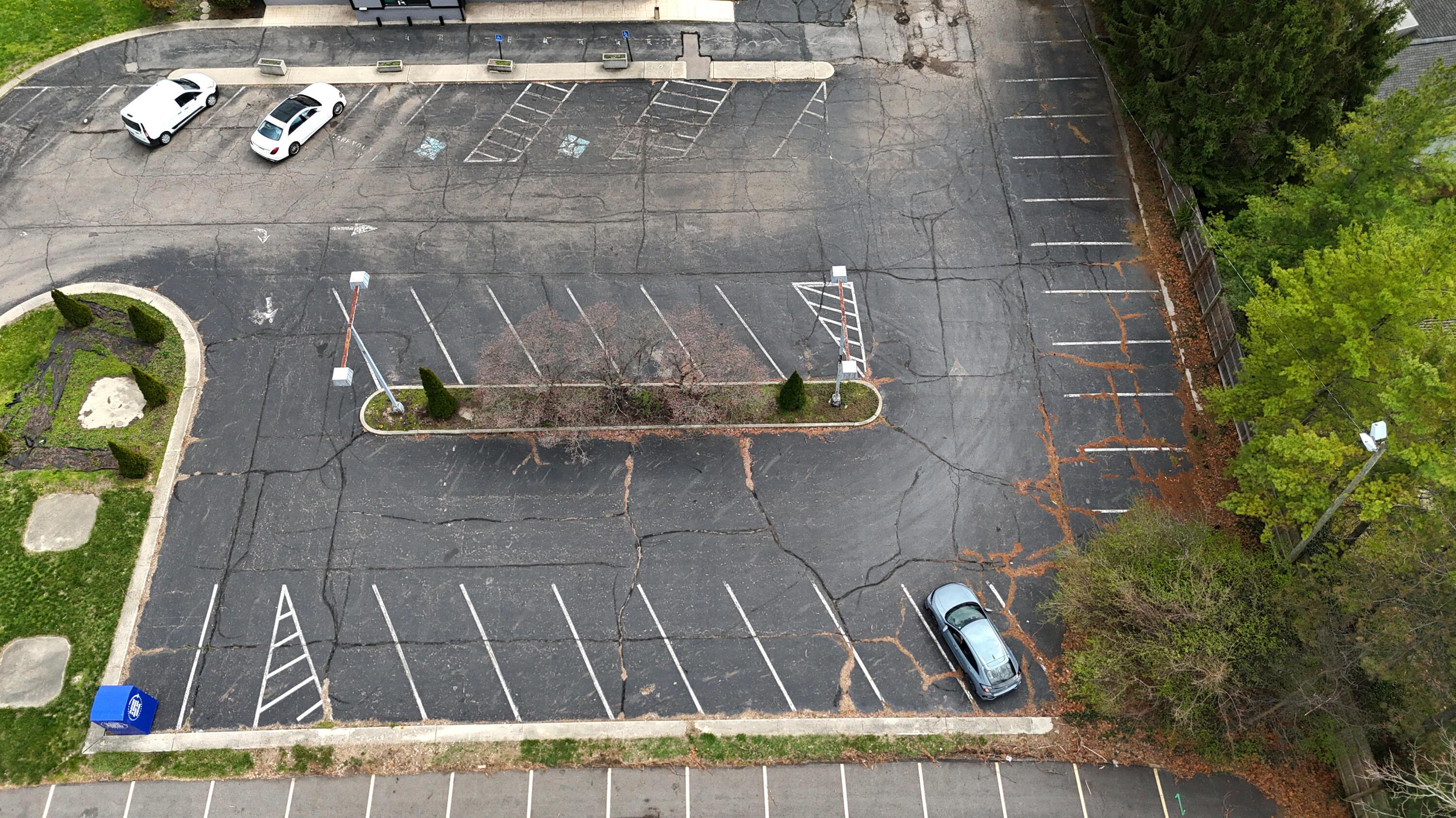 2055 Riverside Drive Property Photo 10