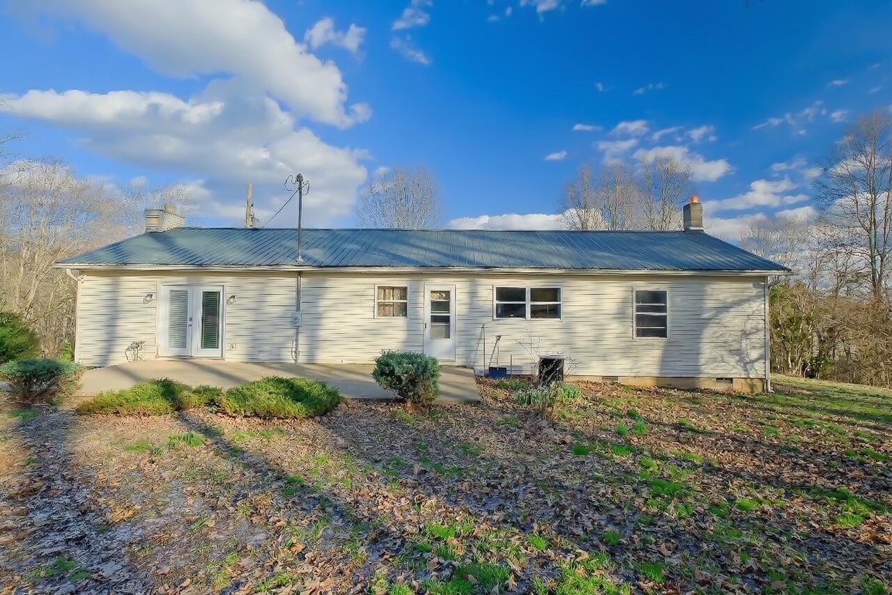 4021 Baker Road Property Photo 6
