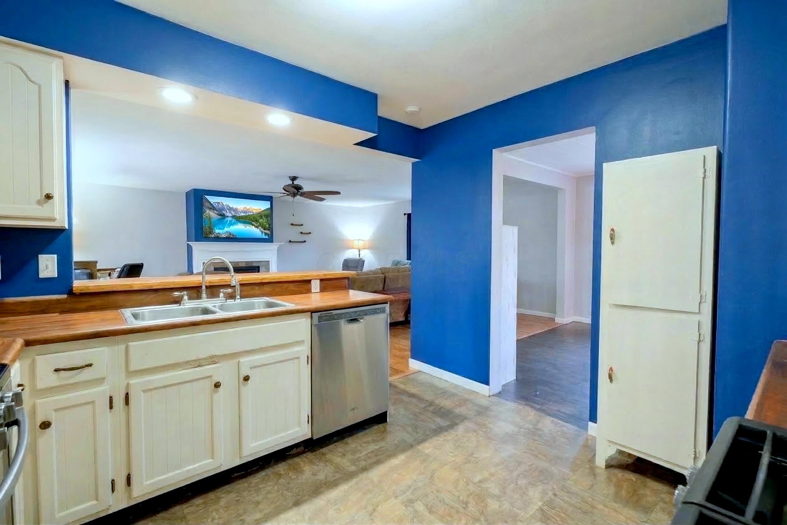 4021 Baker Road Property Photo 10