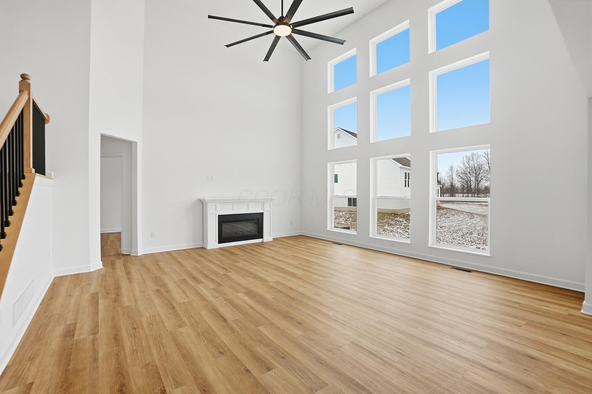 6326 Sparks Drive Property Photo 3
