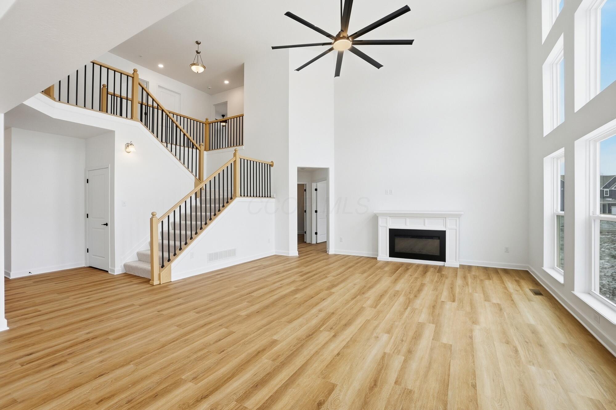 6326 Sparks Drive Property Photo 4