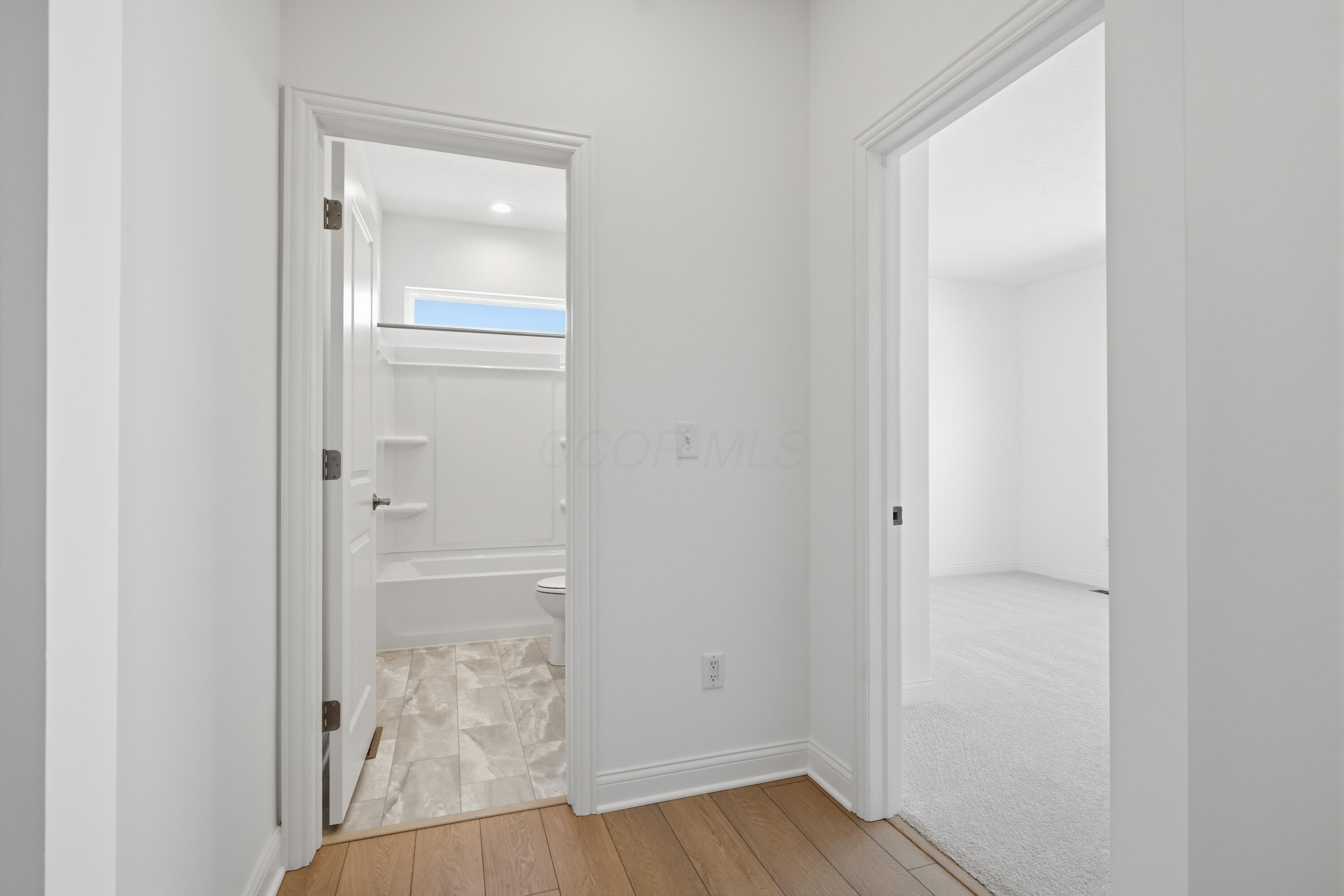 3122 Brian Way Property Photo 5