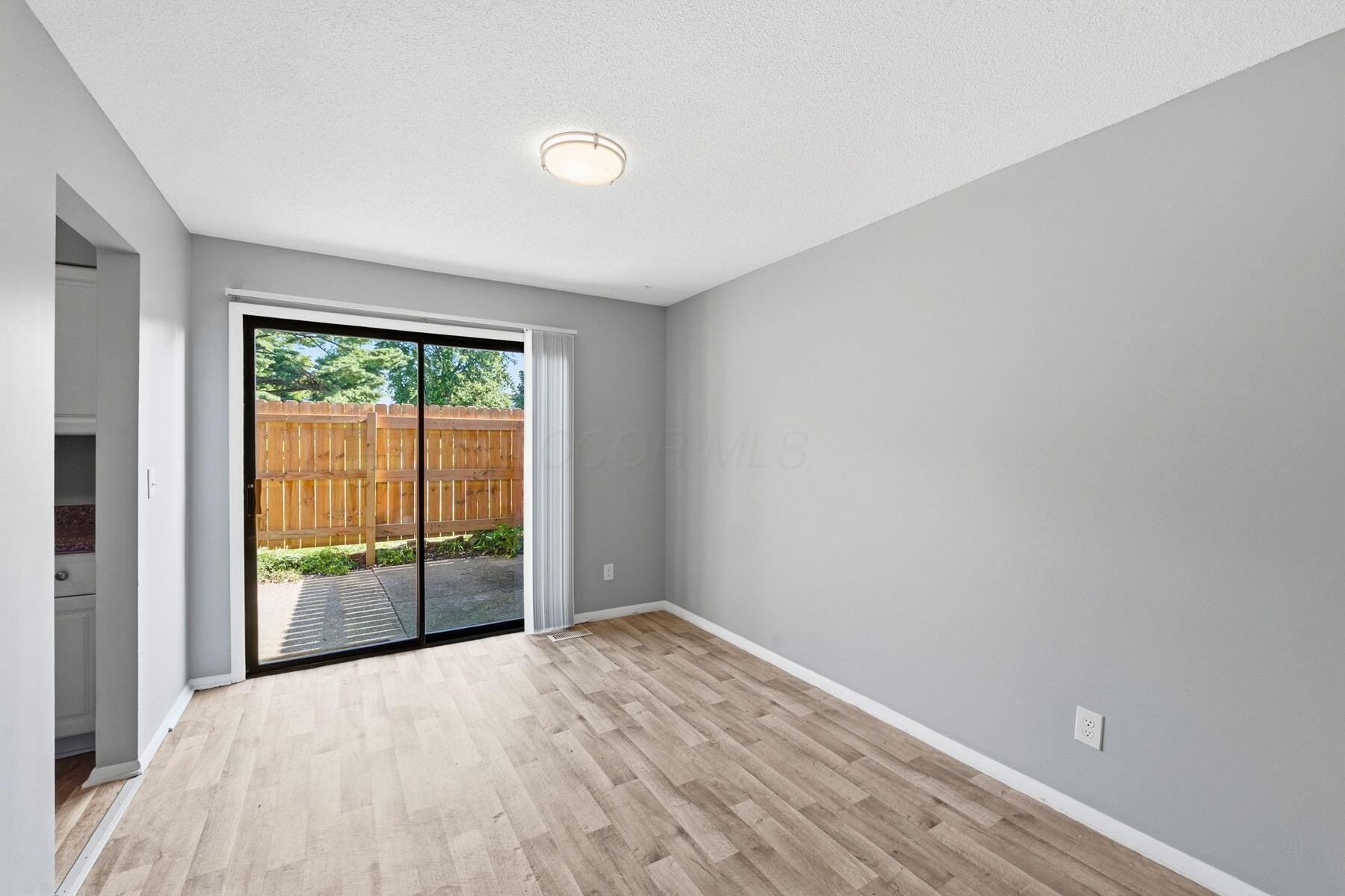 86 Stornoway Drive W Property Photo 8