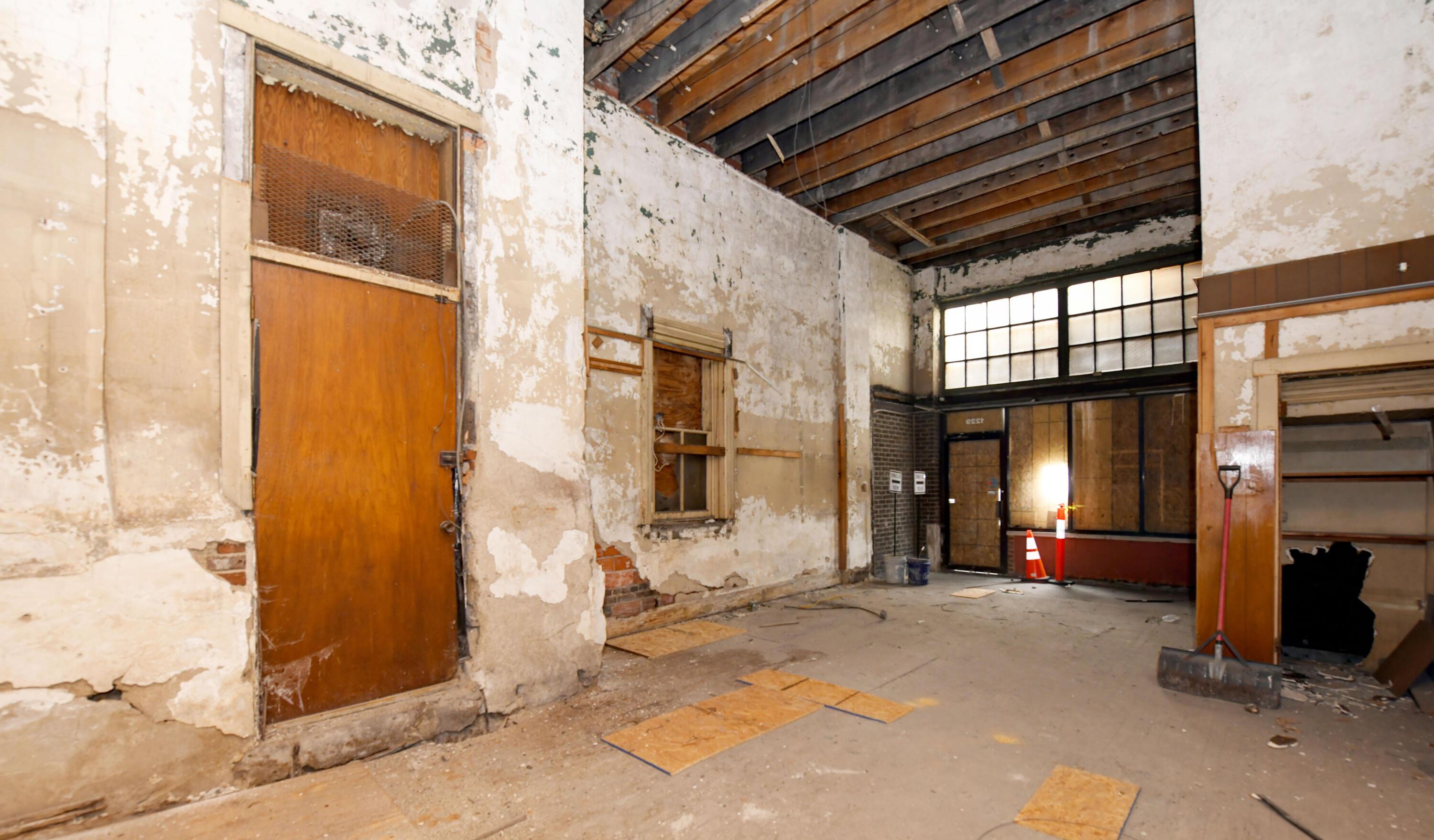 1229-1231 E Main Street Property Photo 10